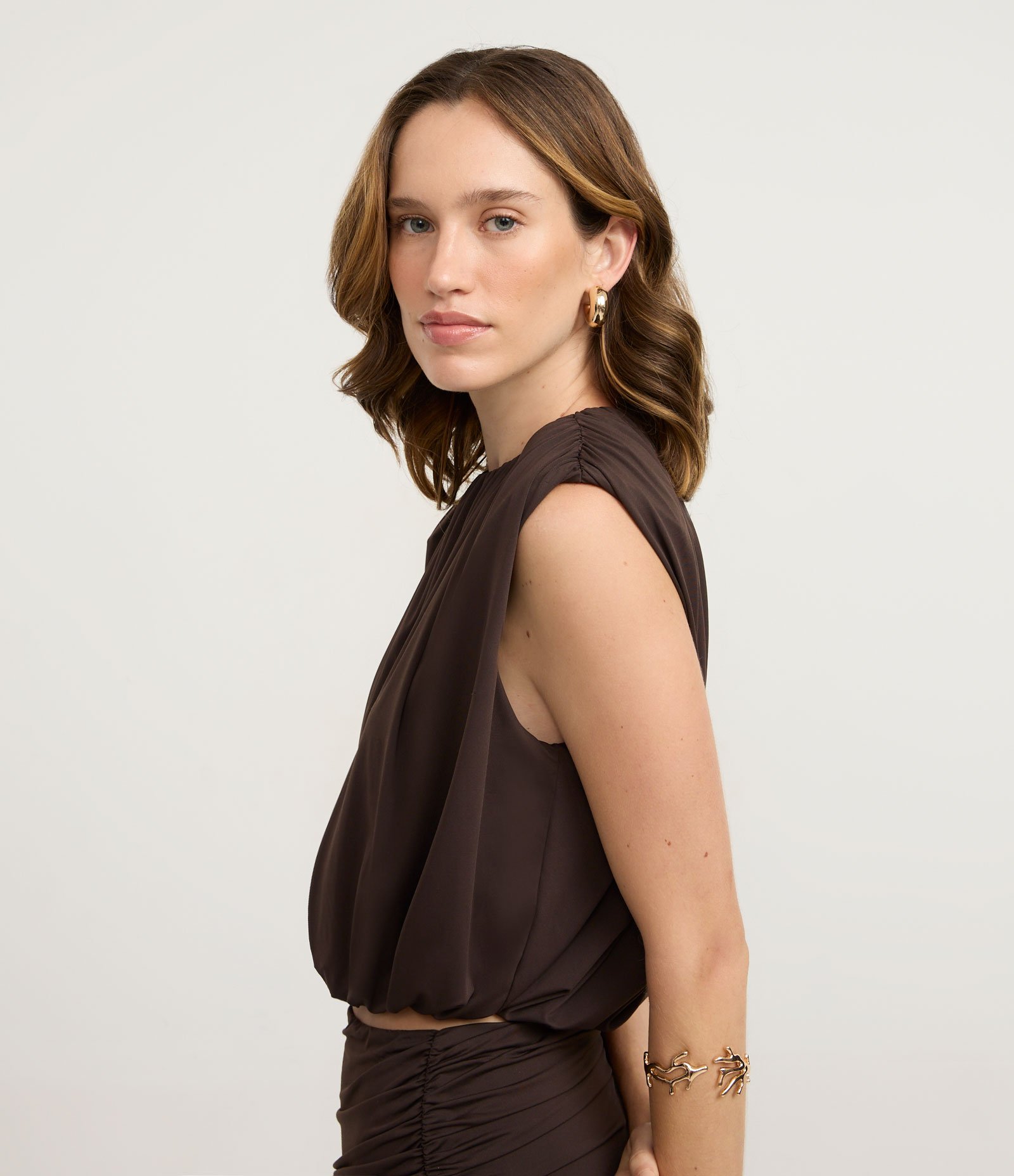 Blusa Balonê em Microfibra com Ombreira Marrom 1