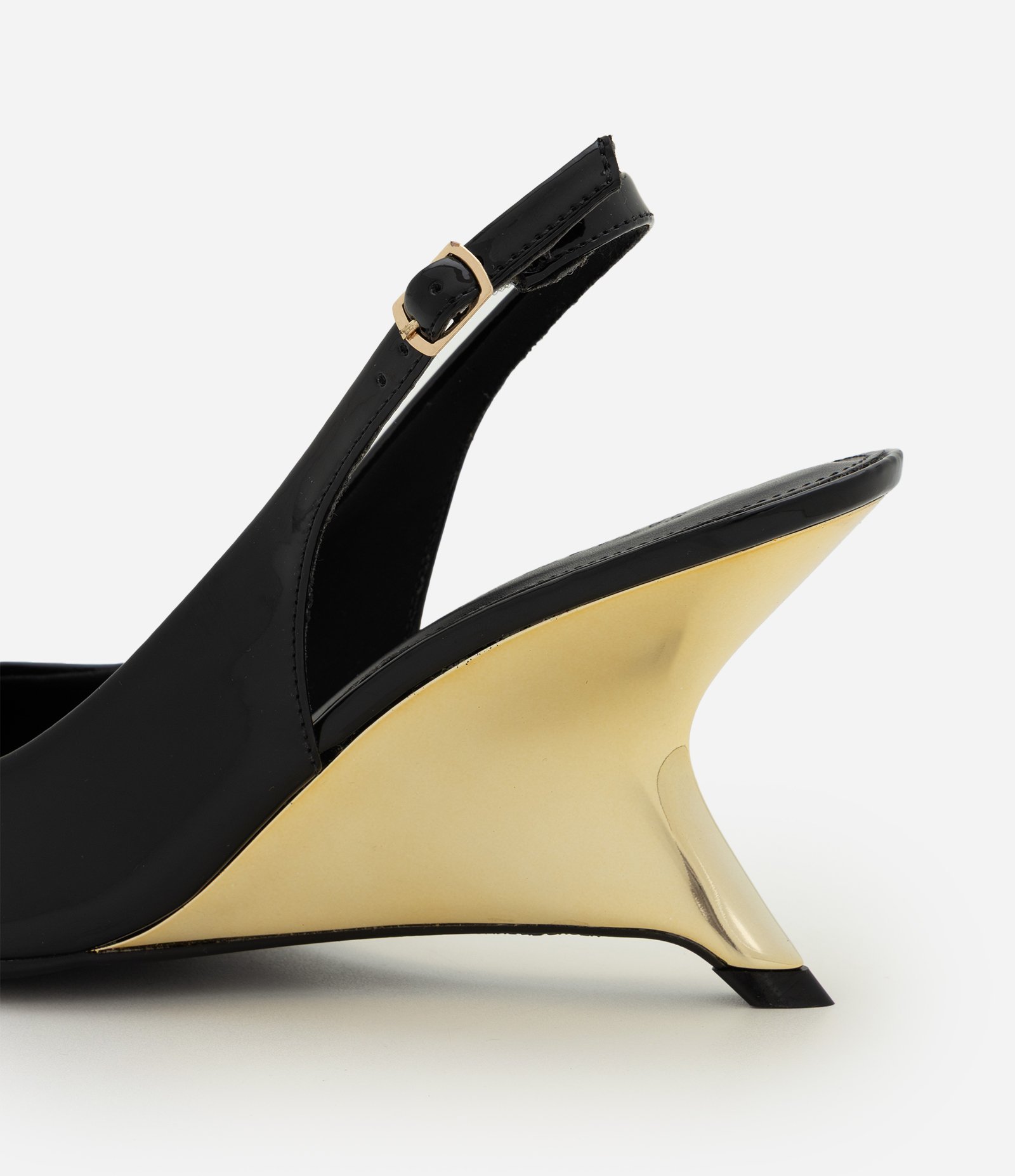 Sapato Slingback em PU com Salto Anabela Cromado Preto 3