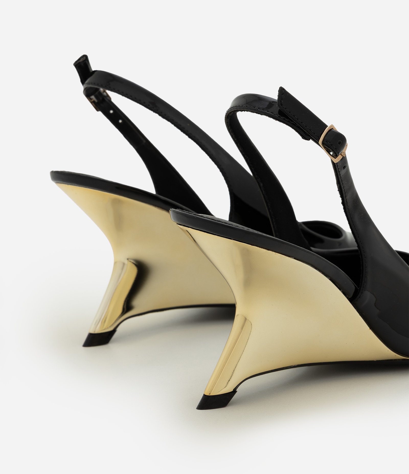 Sapato Slingback em PU com Salto Anabela Cromado Preto 5