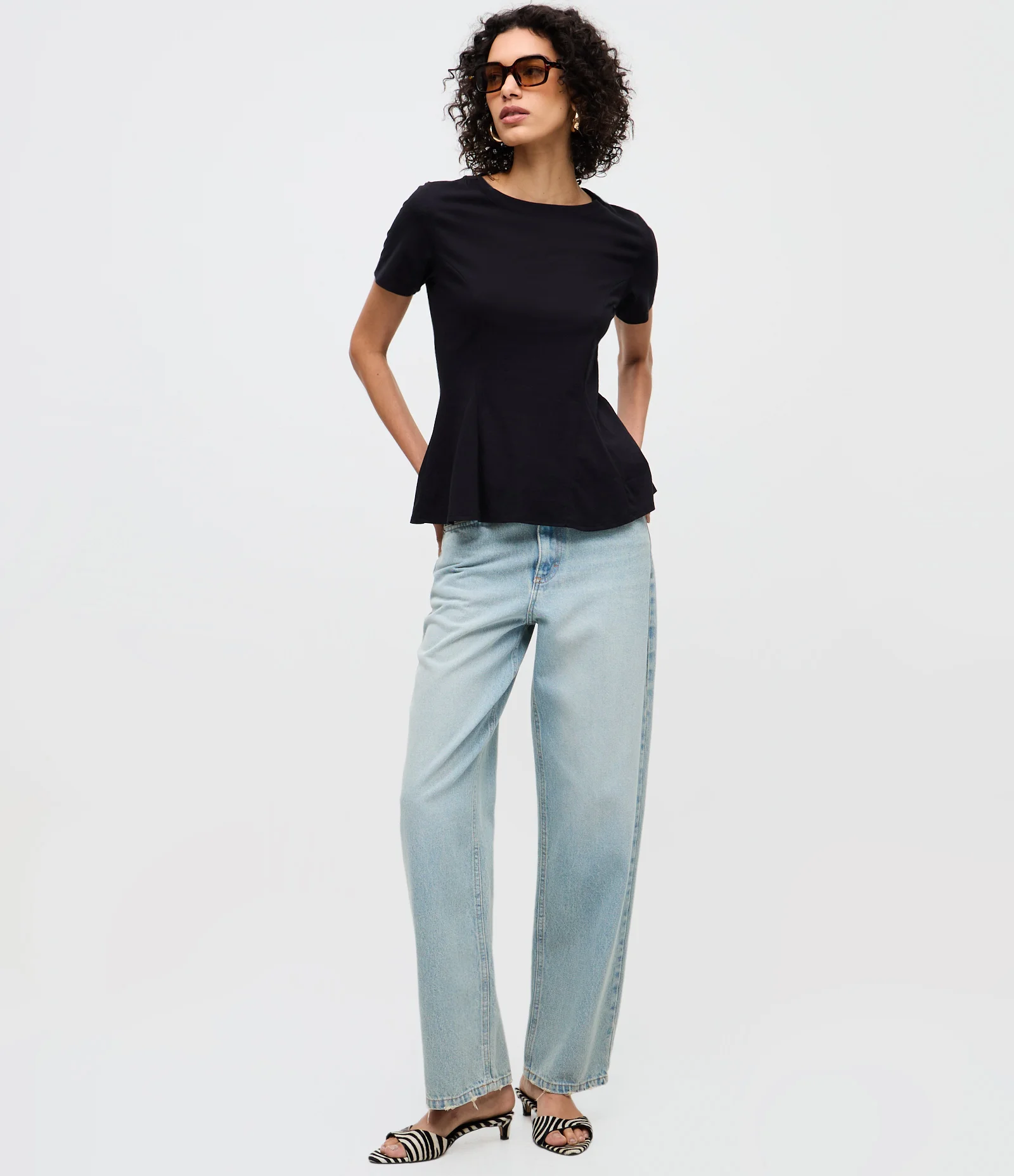 Blusa Manga Curta com Barra Ampla Preto 2