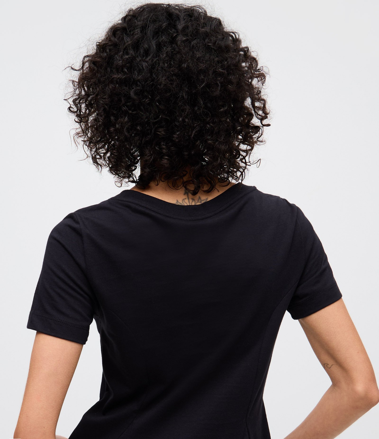 Blusa Manga Curta com Barra Ampla Preto 4