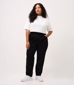 Calça Mom em Sarja com Barra Dobrada Curve & Plus Size