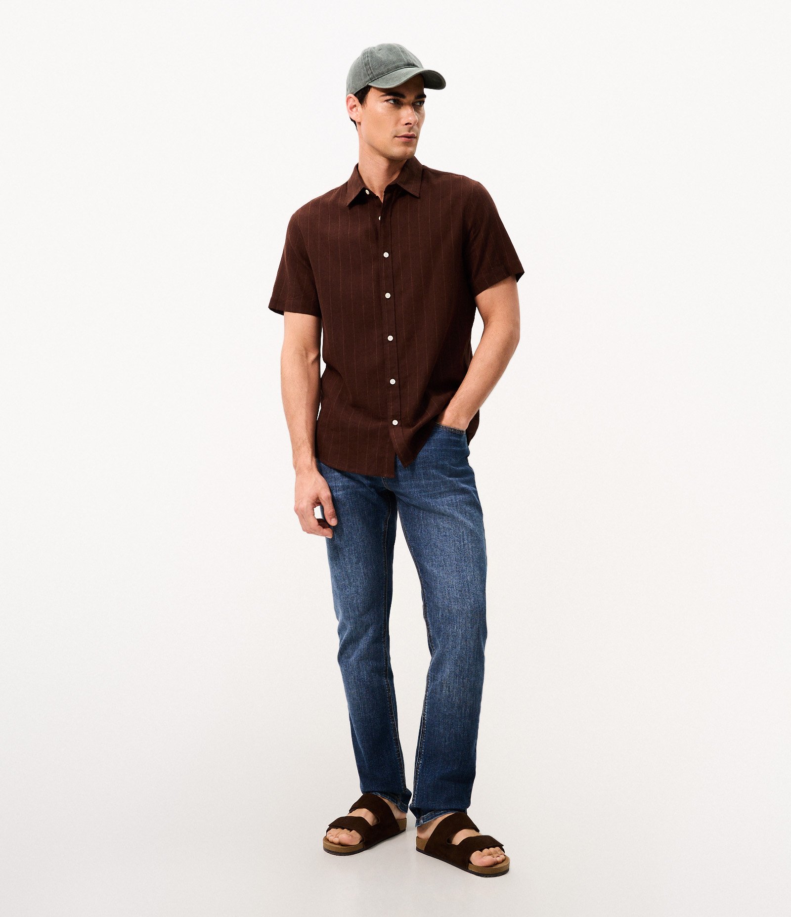 Camisa Manga Curta em Linho Listrada Marrom 2
