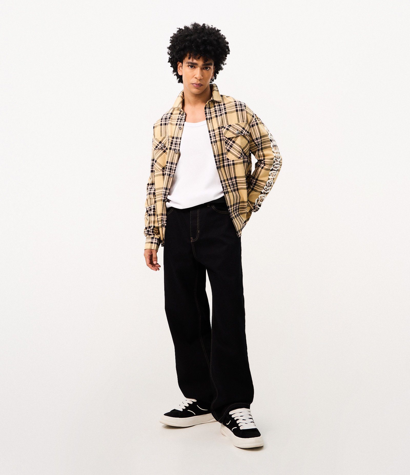 Camisa Oversized Xadrez com Estampa nas Mangas Amarelo 2