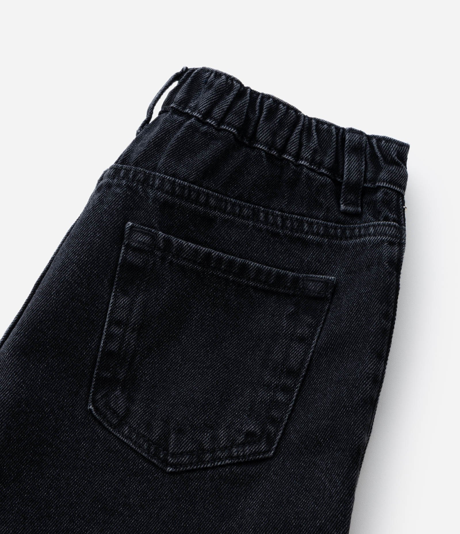 Short Infantil em Jeans com Tachas e Barra Desfiada – Tam 5 a 14 Anos Preto 5