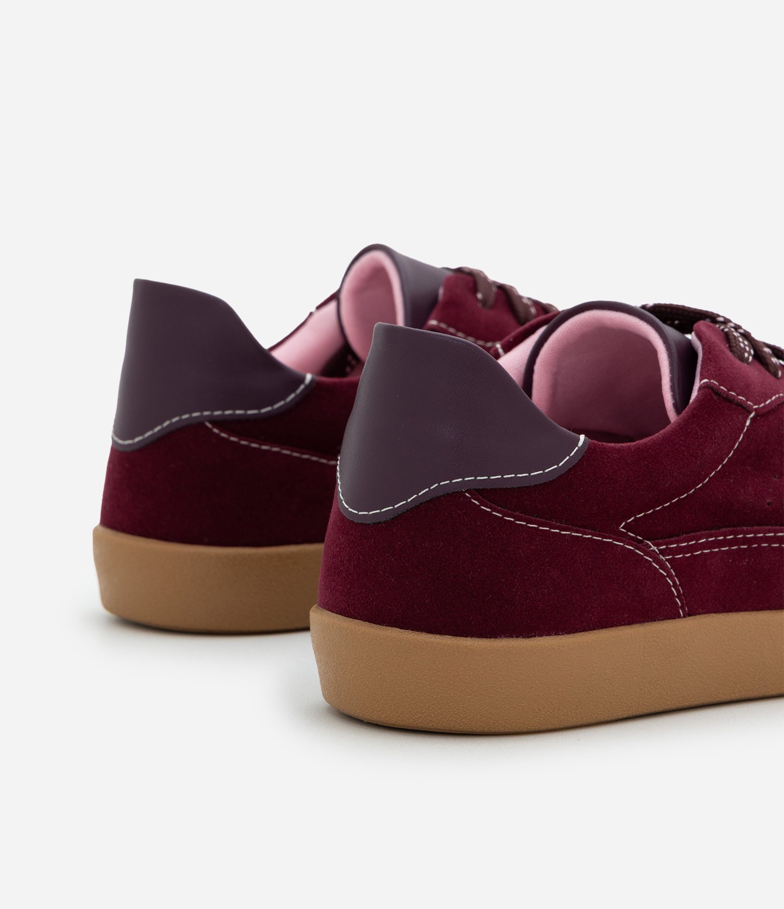 Tênis Chuteira com Recortes Pespontados Vinho 4