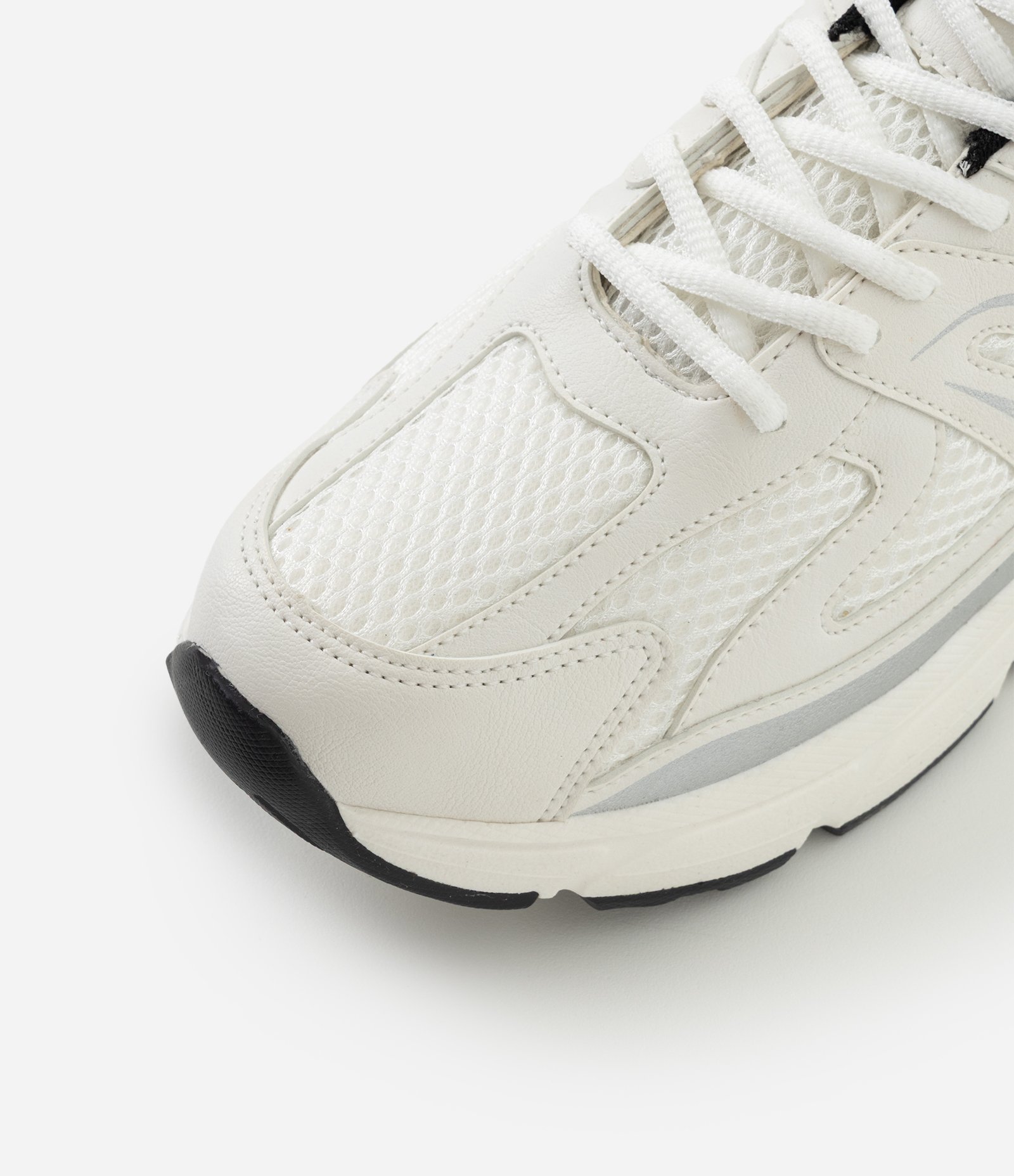 Tênis Jogging em PU com Recortes Contrastantes Branco 4