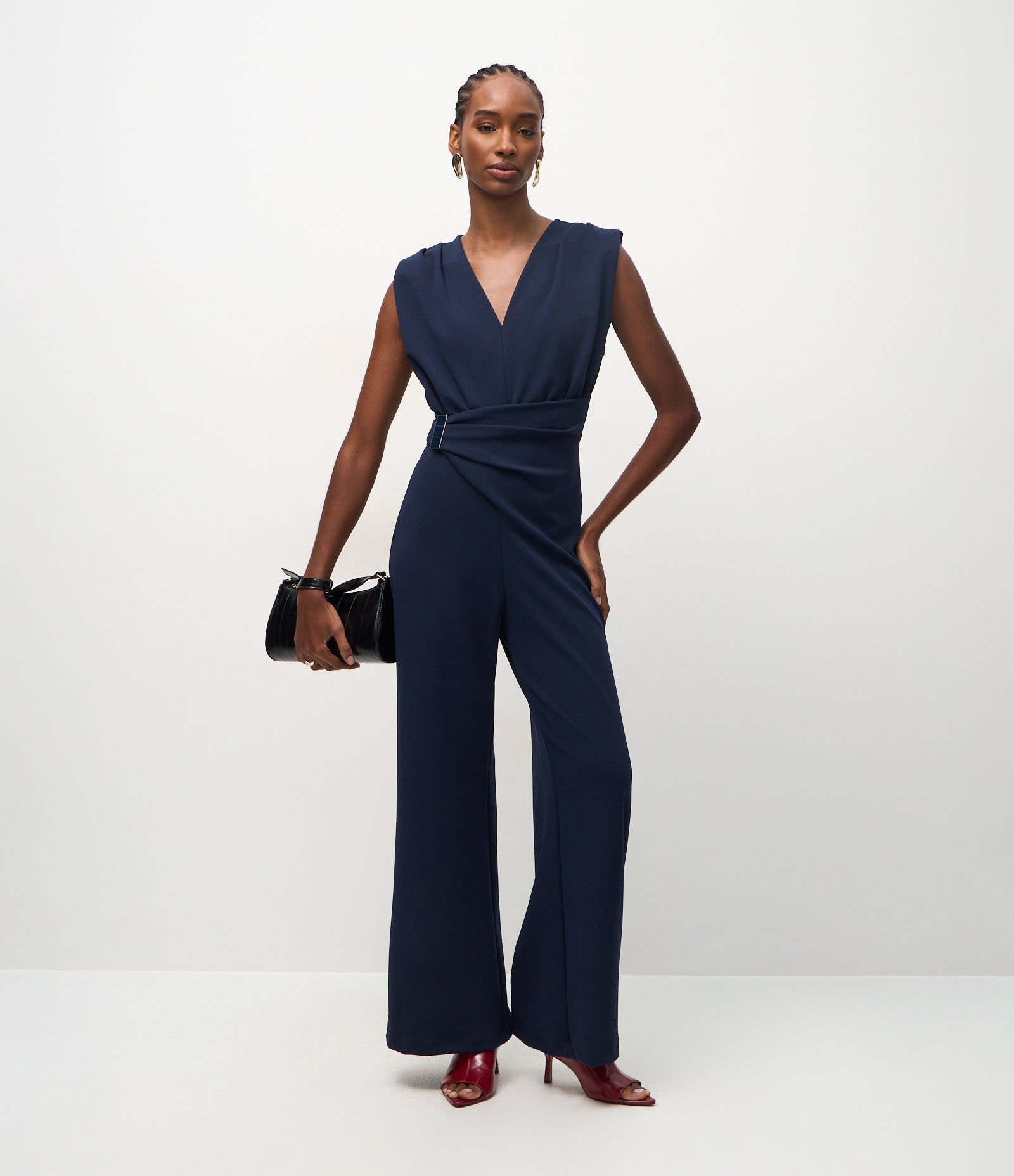 Macaquinho com Aviamento e Transpassado na Cintura Azul 1