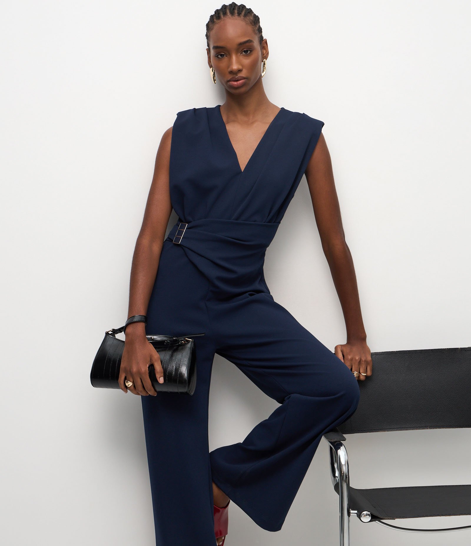 Macaquinho com Aviamento e Transpassado na Cintura Azul 2