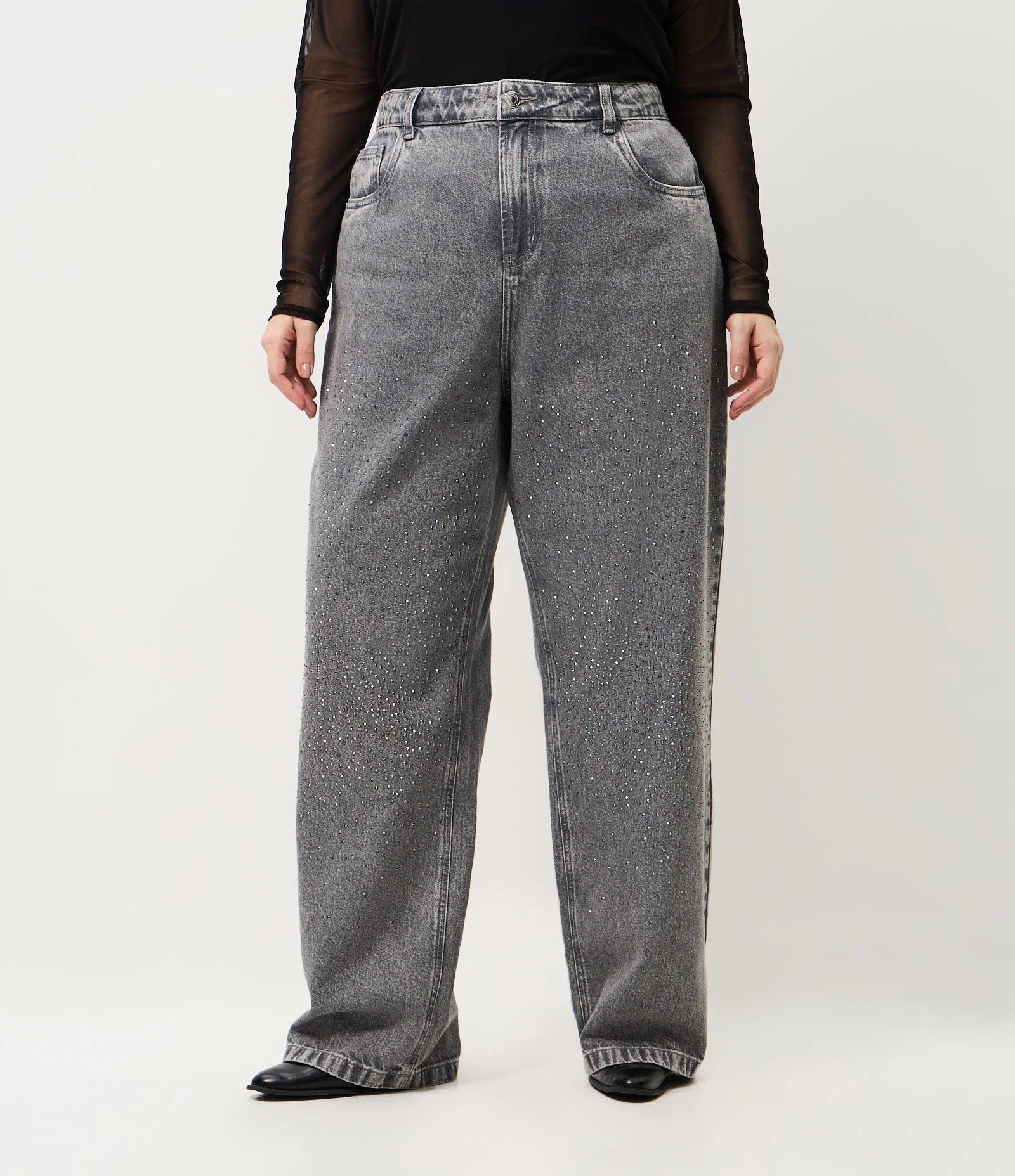 Calça Jeans Reta Cinza com Brilhos Curve & Plus Size Cinza 2