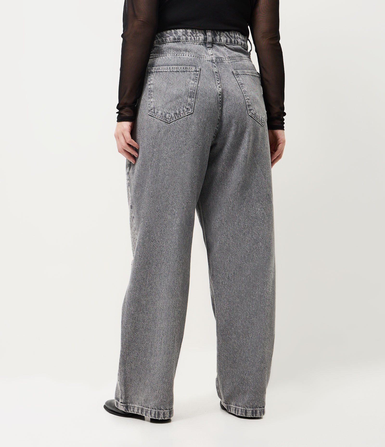 Calça Jeans Reta Cinza com Brilhos Curve & Plus Size Cinza 5