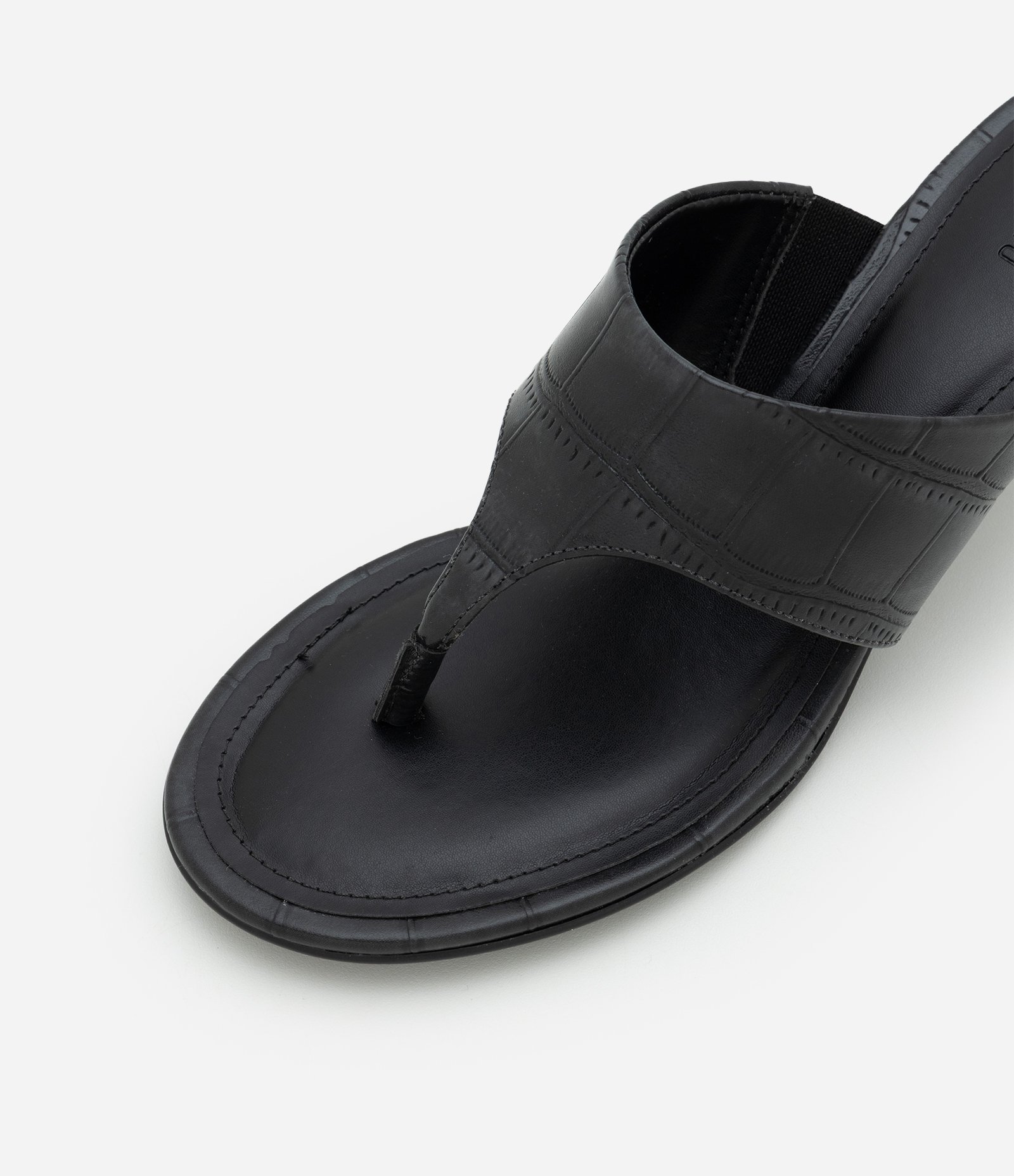 Sandália em PU Texturizado com Salto Kitten Heel Preto 3
