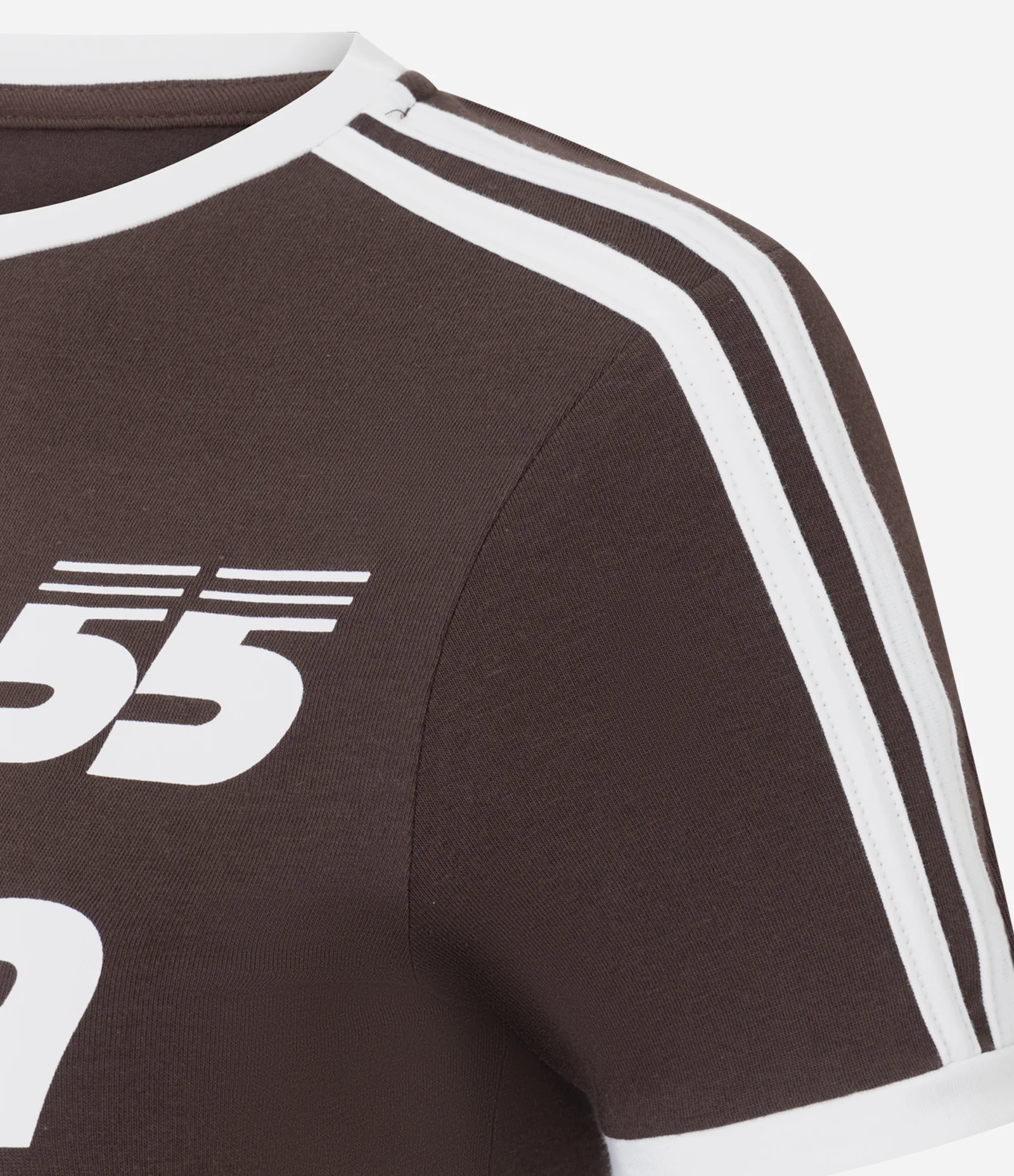 Camiseta New T-shirt com Lettering Latina e Detalhes Contrastantes Marrom 6