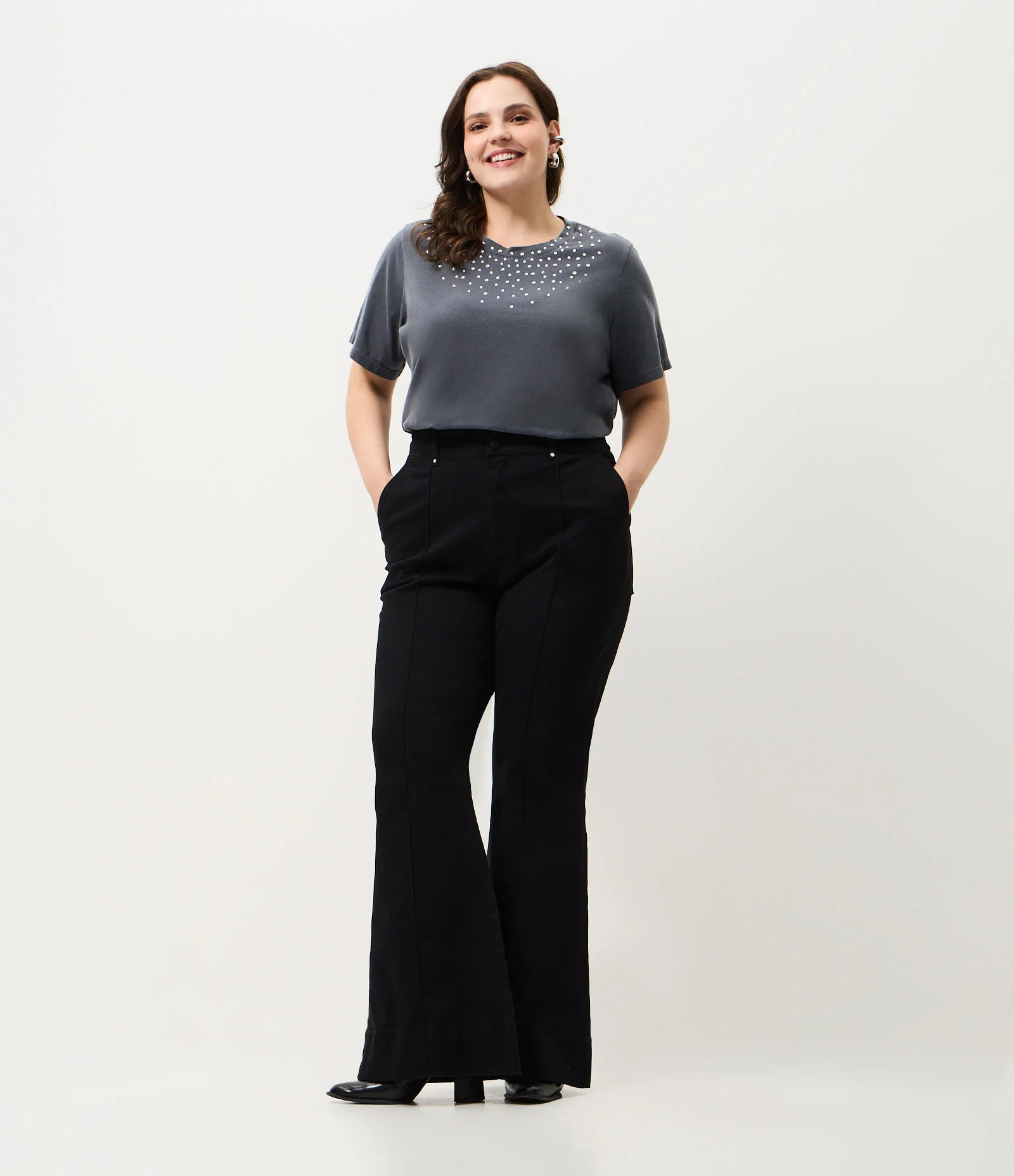 Calça Jeans Flare com Detalhe em Brilho Curve & Plus Size Preto 1