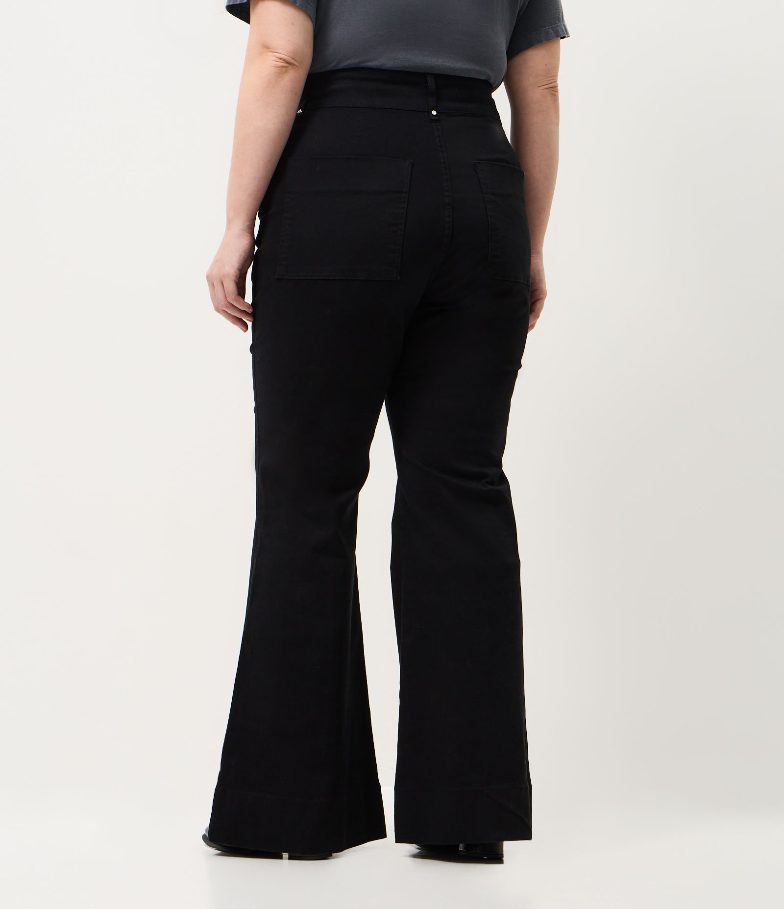 Calça Jeans Flare com Detalhe em Brilho Curve & Plus Size Preto 5