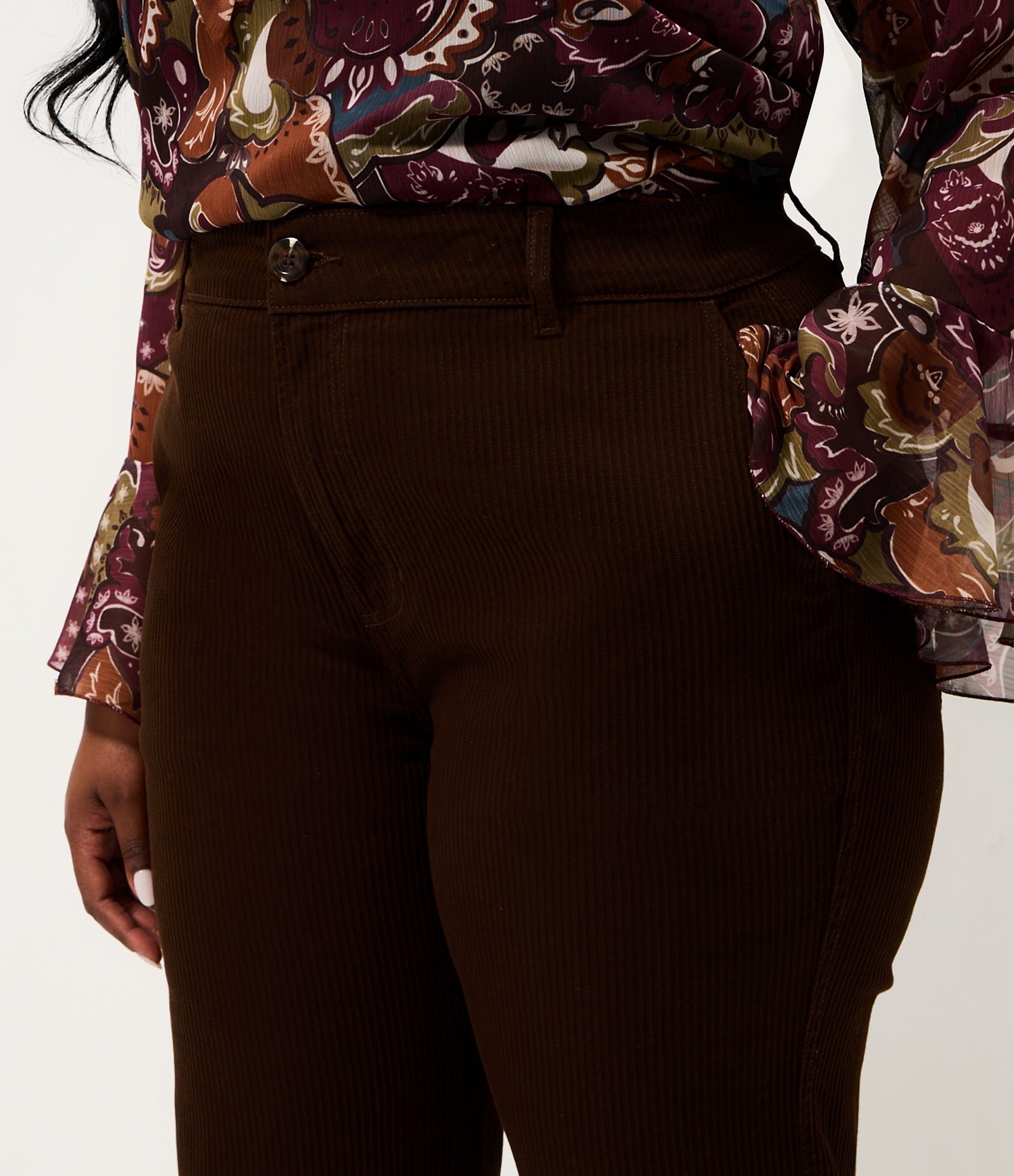Calça Sarja Cotelê Reta Curve & Plus Size Marrom 3