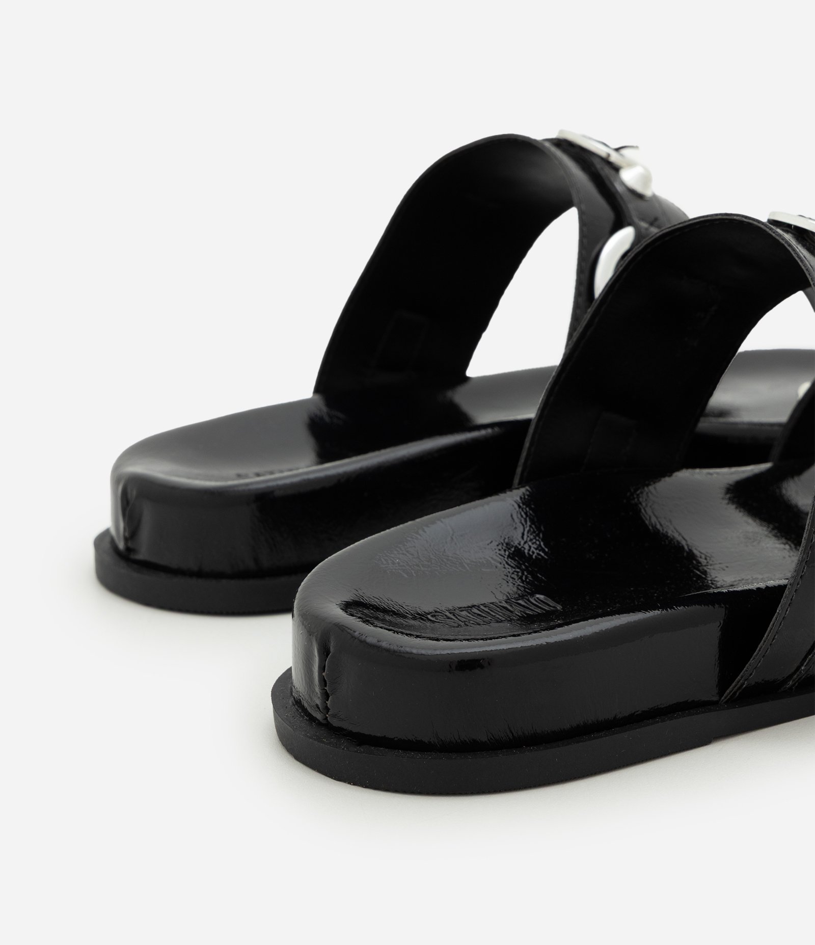 Rasteira Anatômica em PU com Aplicação de Studs Preto 4