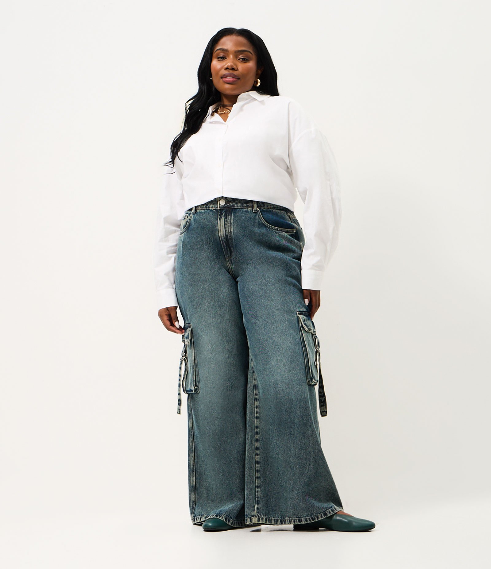 Calça Jeans Wide Leg com Bolso Cargo Curve & Plus Size Azul 1