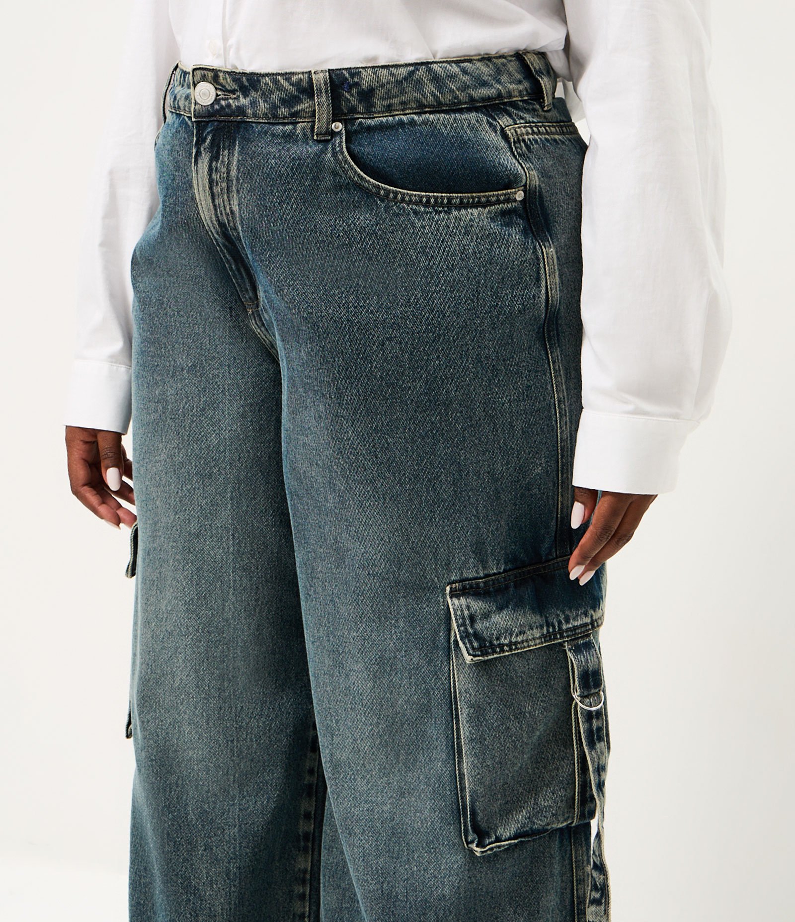Calça Jeans Wide Leg com Bolso Cargo Curve & Plus Size Azul 3