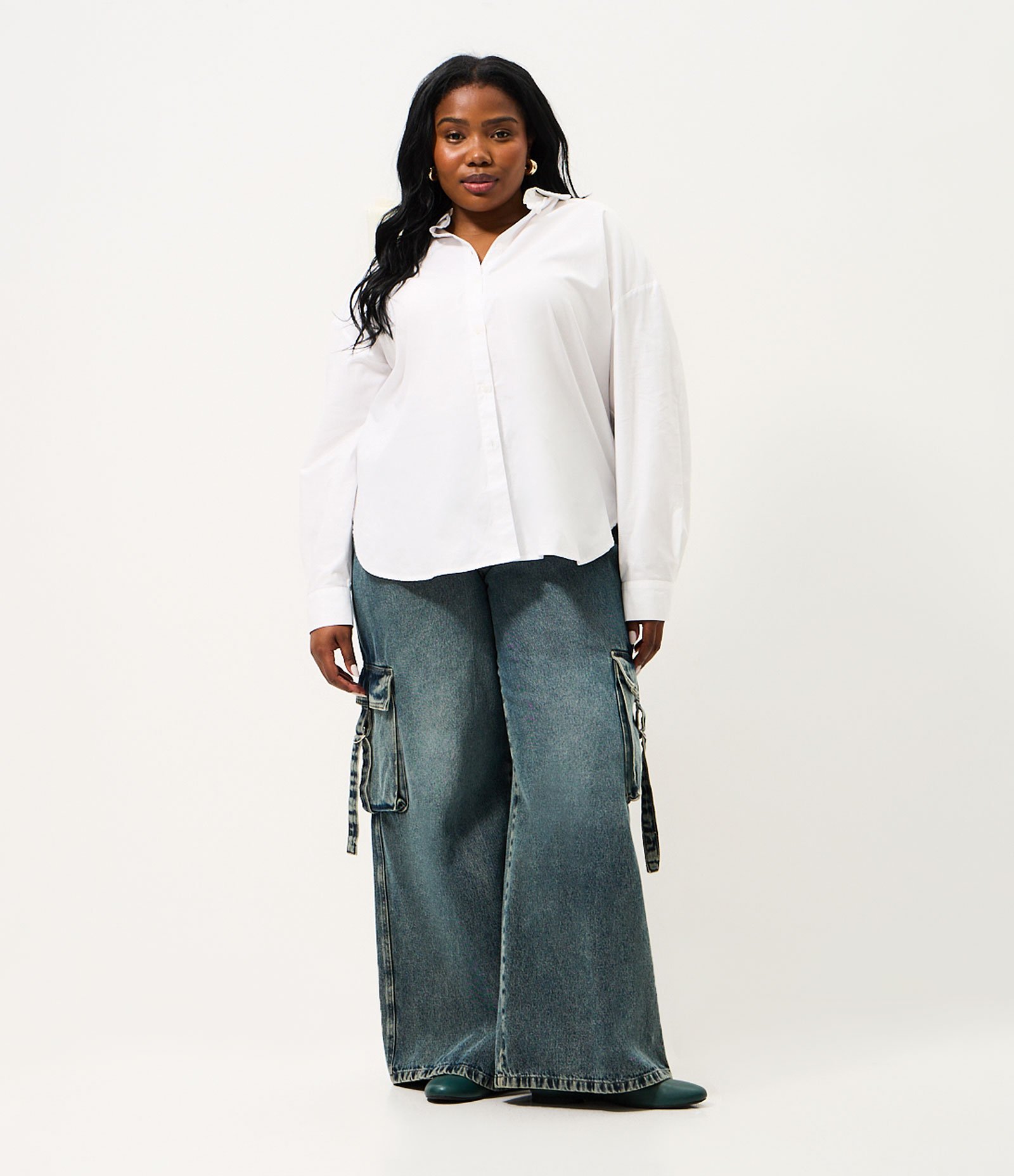Calça Jeans Wide Leg com Bolso Cargo Curve & Plus Size Azul 7