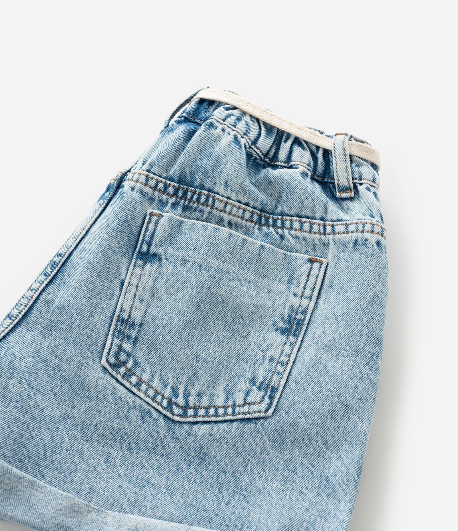 Bermuda Infantil Jeans com Barra Dobrada – Tam 5 a 14 Anos Azul Claro 4
