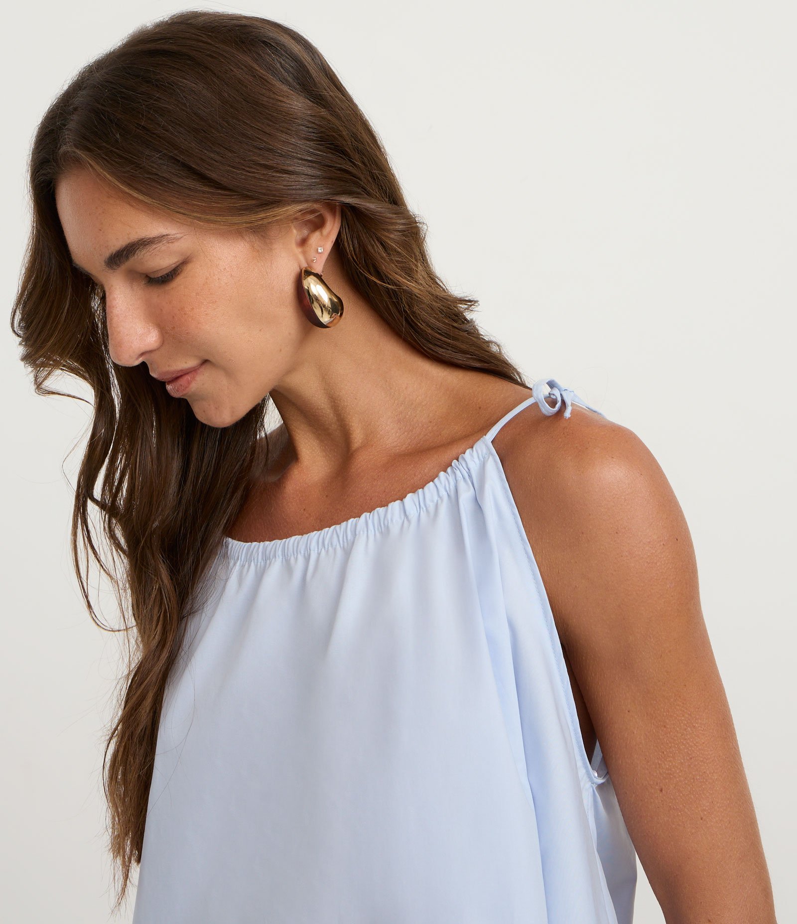 Blusa Curta Evasê com Decote Reto e Amarração Azul 3