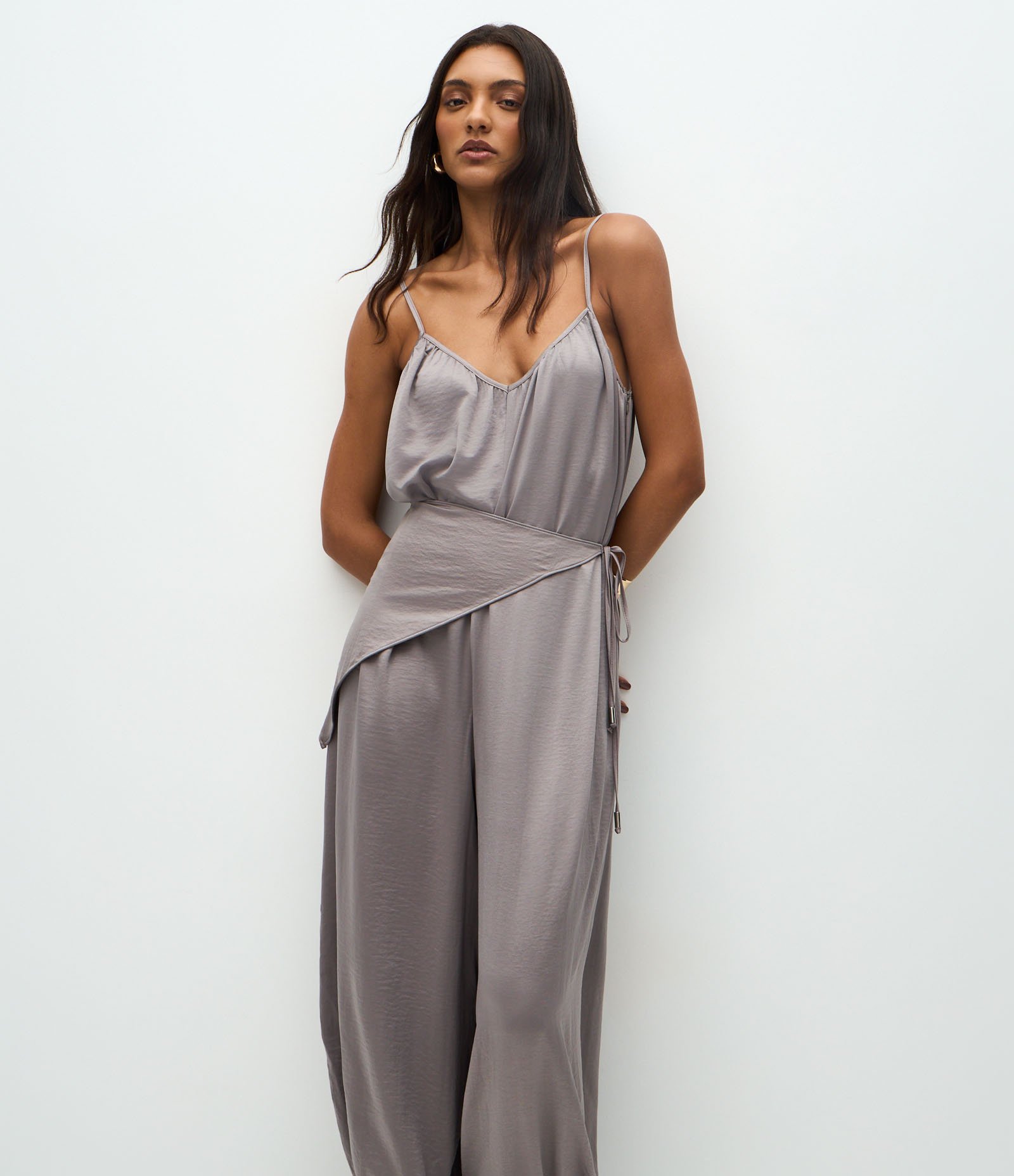 Macacão Aladim com Lenço na Cintura Cinza 2