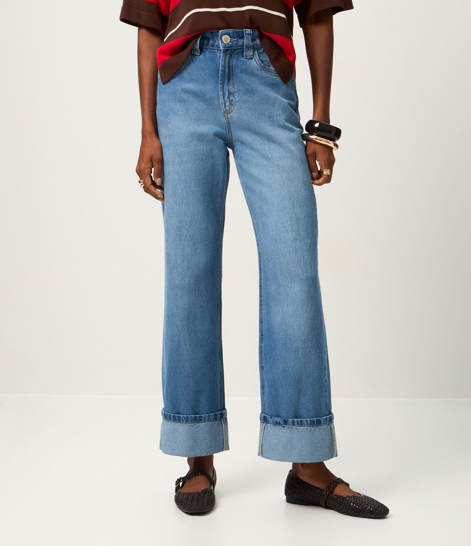 Calça Reta Comfort em Jeans com Cintura Alta e Barra Virada Azul Médio 3