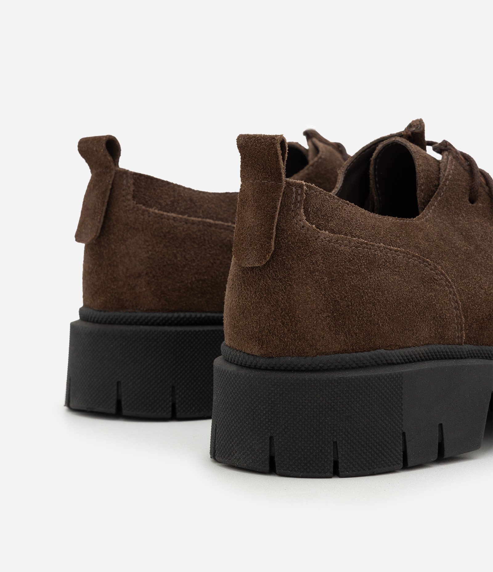 Sapato Moc Toe em Couro com Sola Tratorada Marrom 4