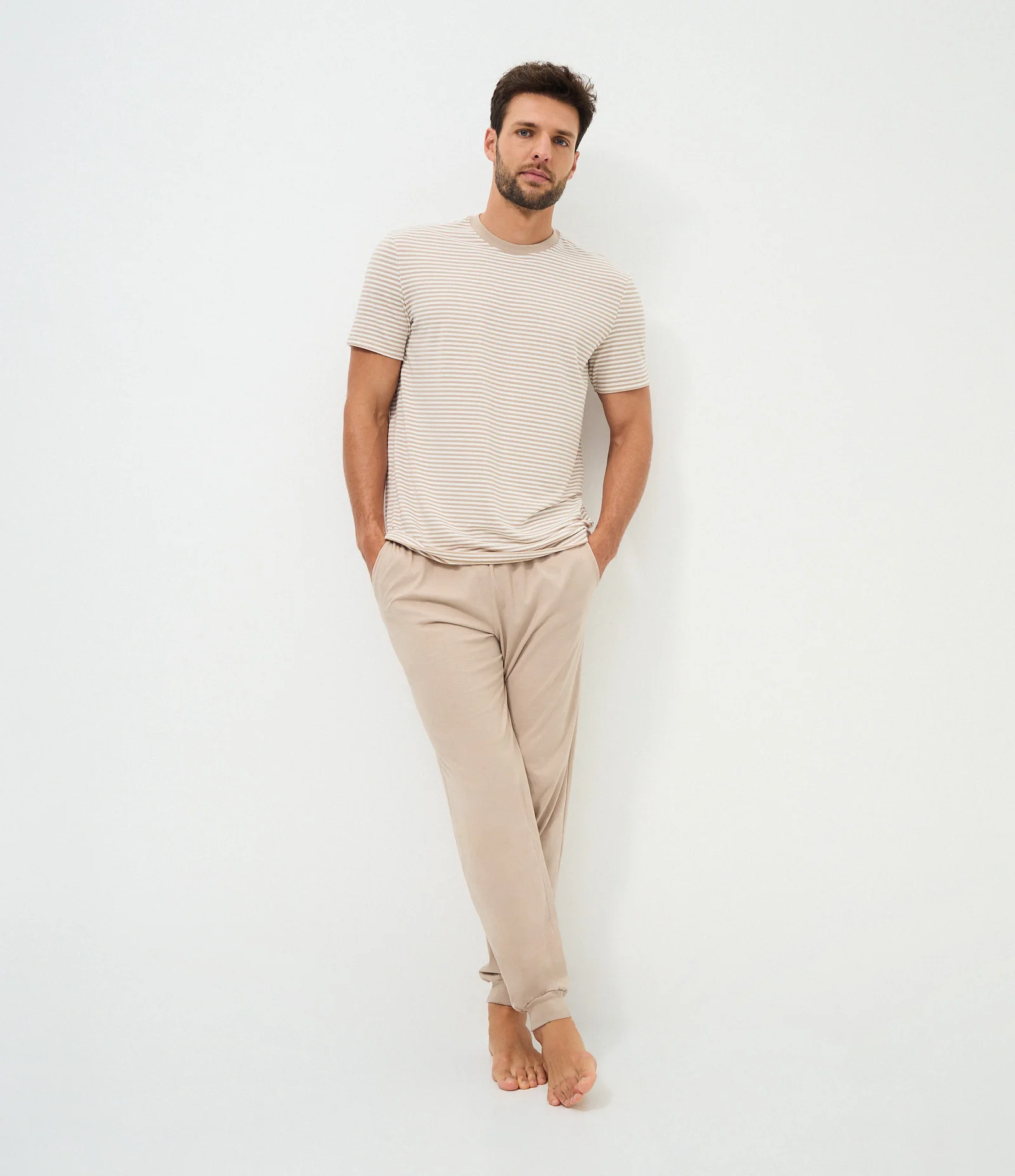 Pijama Longo Listrado em Viscose com Calça Lisa Bege 1