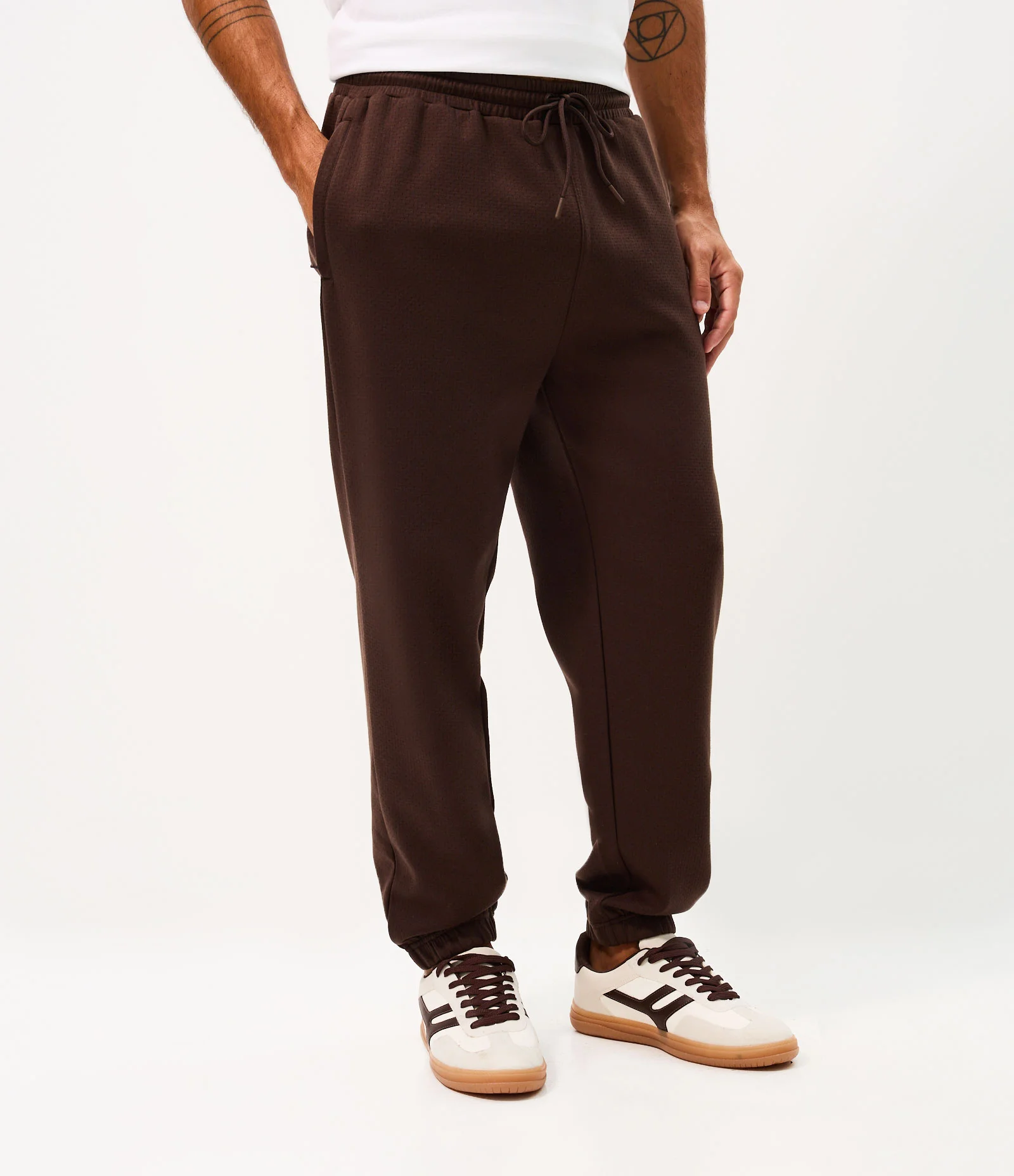 Calça Jogger Relaxed Esportiva com Cordão Marrom 2