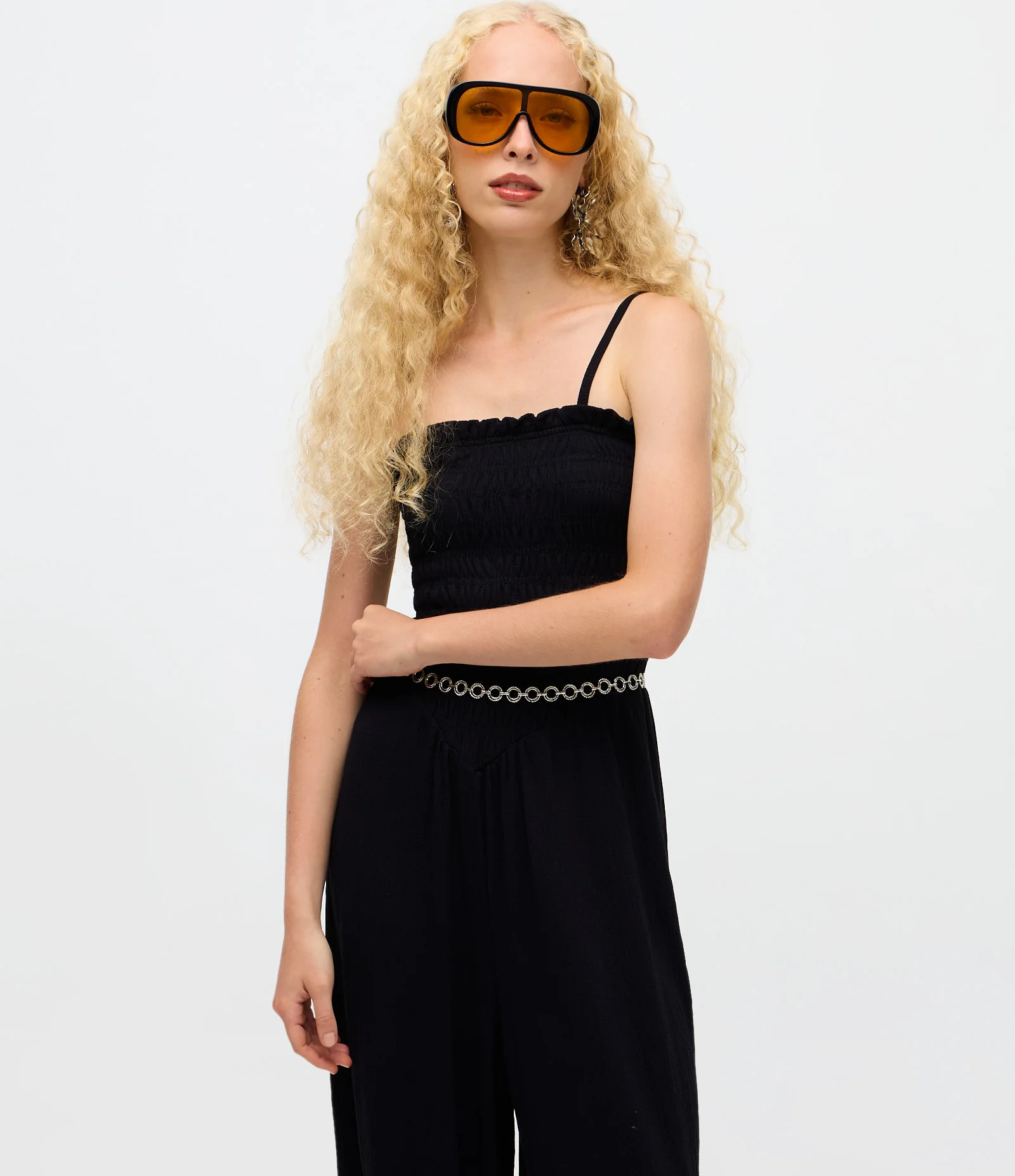 Macacão Aladim Texturizado com Alça Fina e Lastex Preto 2