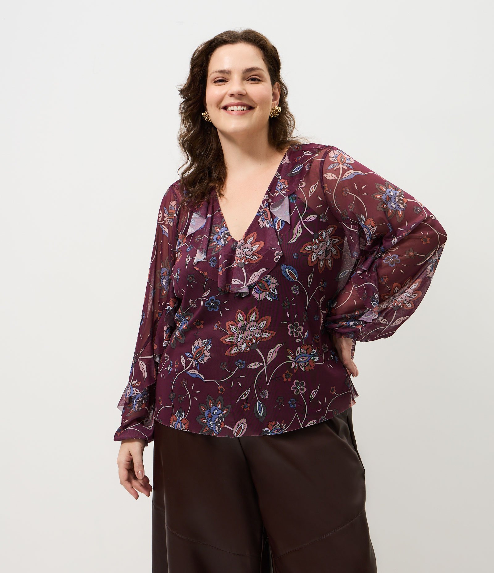 Blusa Tule Floral Manga Longa Curve & Plus Size Marrom 2