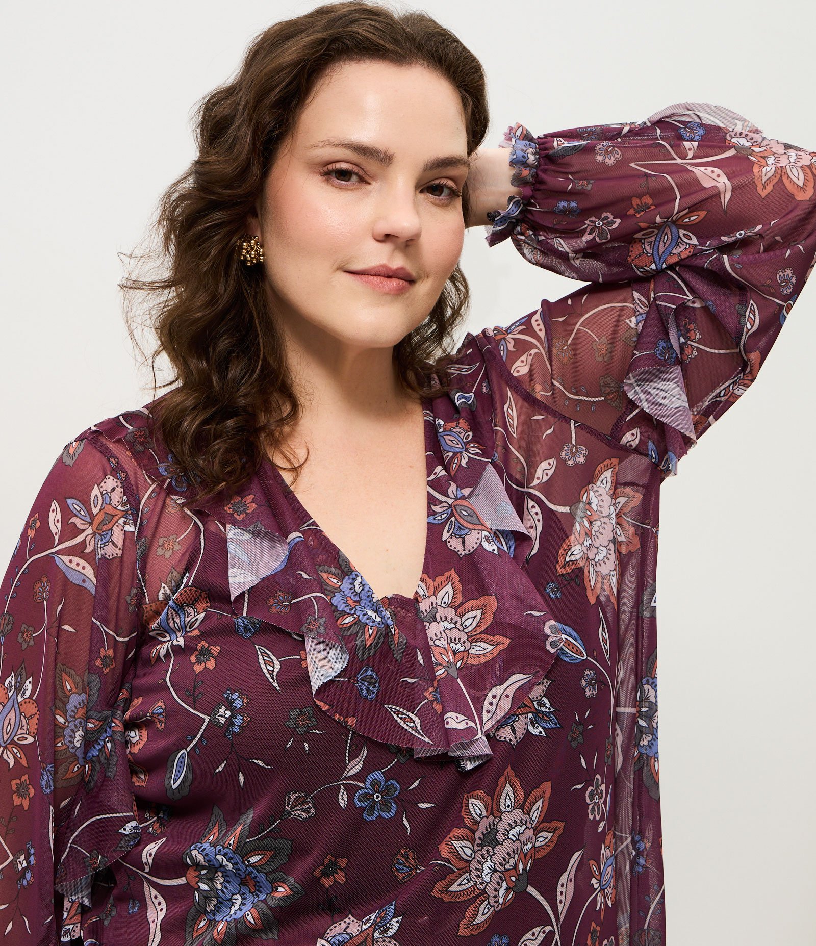 Blusa Tule Floral Manga Longa Curve & Plus Size Marrom 4
