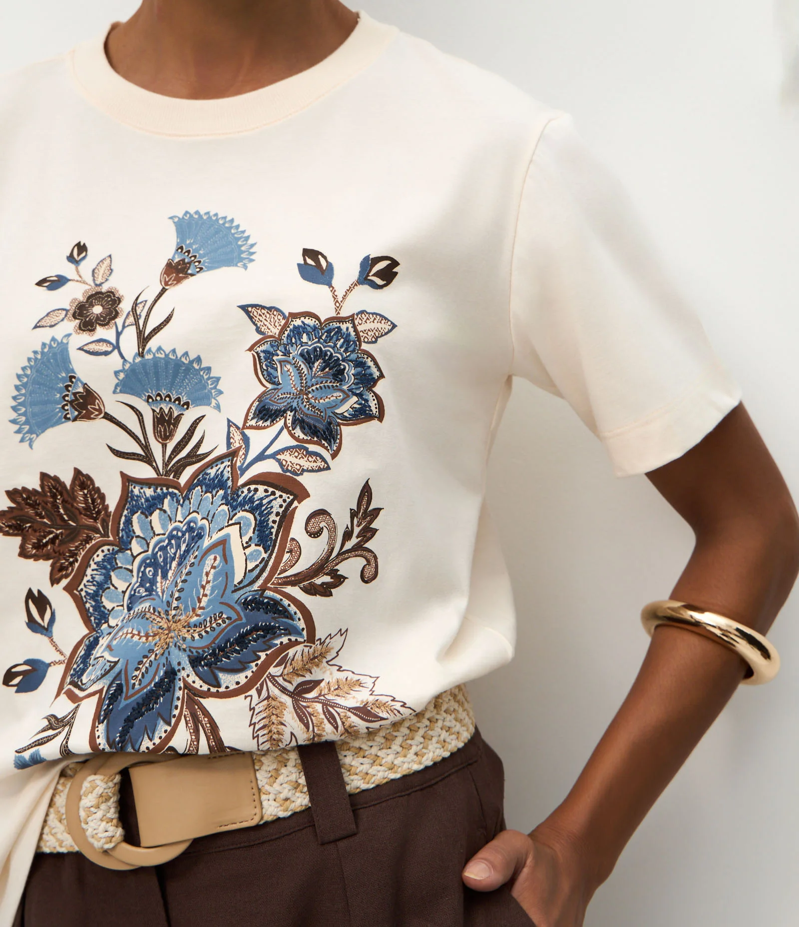 Blusa em Algodão com Manga Curta e Estampa Floral Bege 4