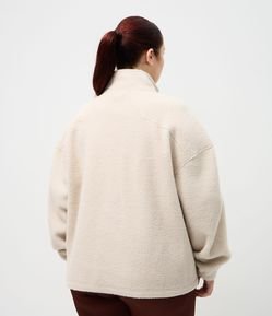 Jaqueta Esportiva em Sherpa com Gola Alta Curve & Plus Size