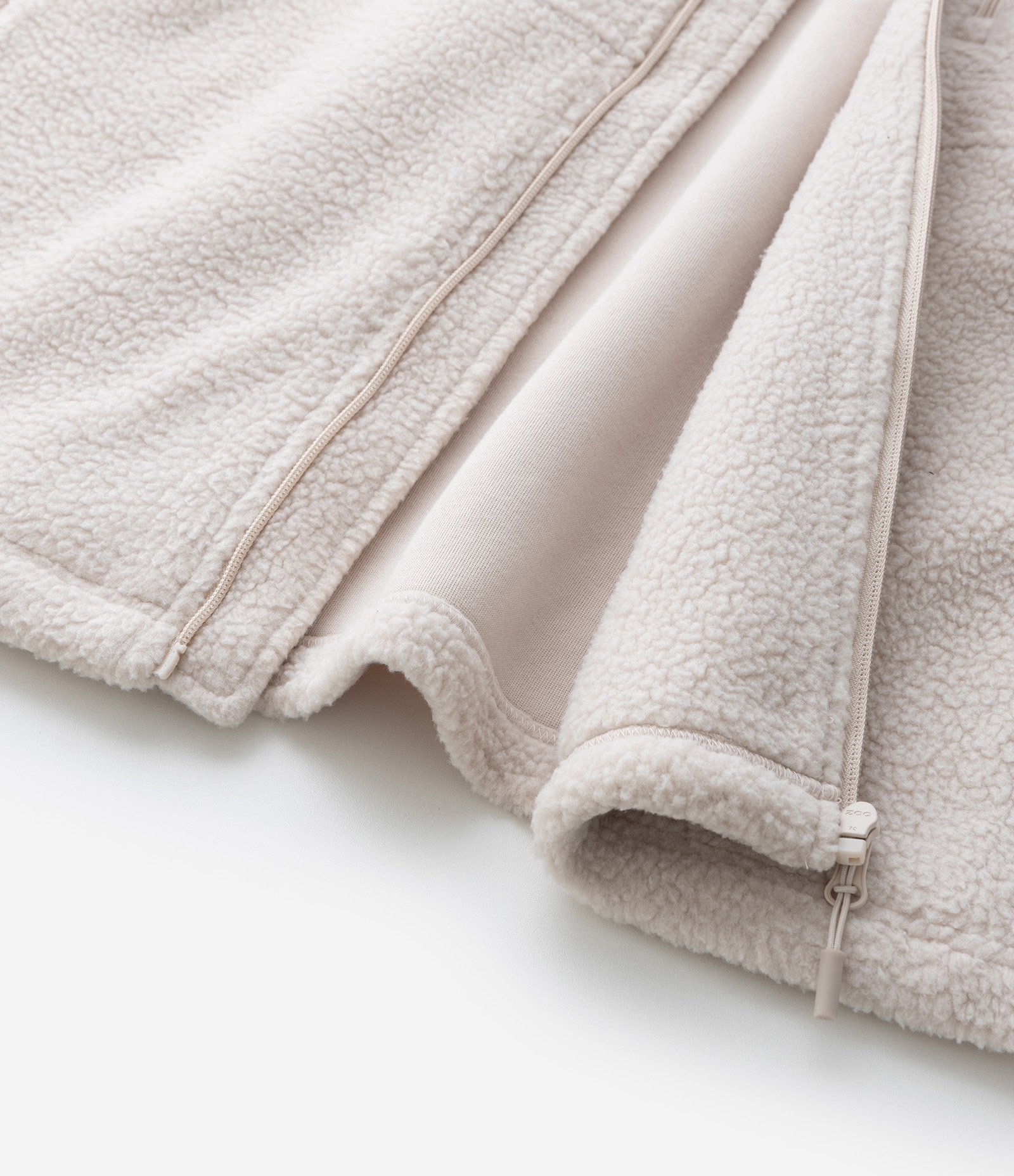 Jaqueta Esportiva em Sherpa com Gola Alta Curve & Plus Size Bege 5