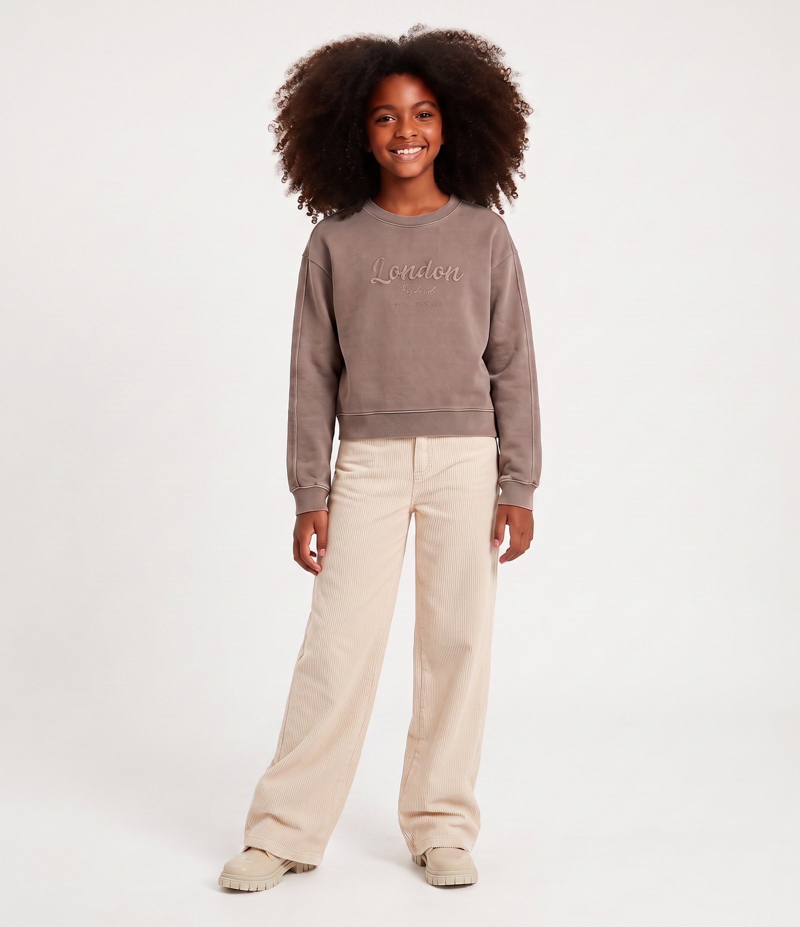 Casaco Infantil Relaxed com Lettering Bordado – Tam 7 a 16 Anos Marrom 1