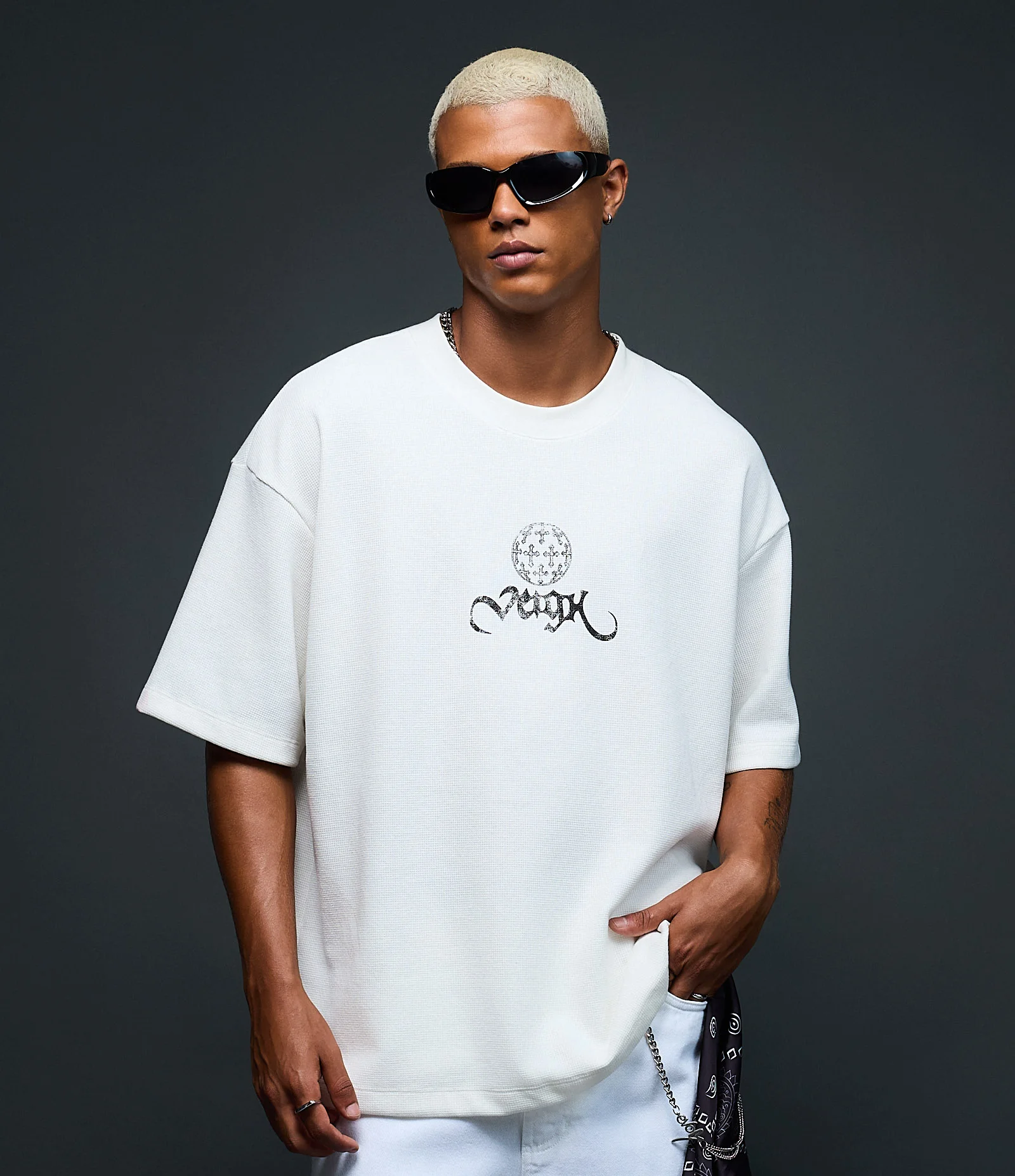 Camiseta Oversized em Algodão Texturizada com Estampa Frente e Costas Veigh Branco 7