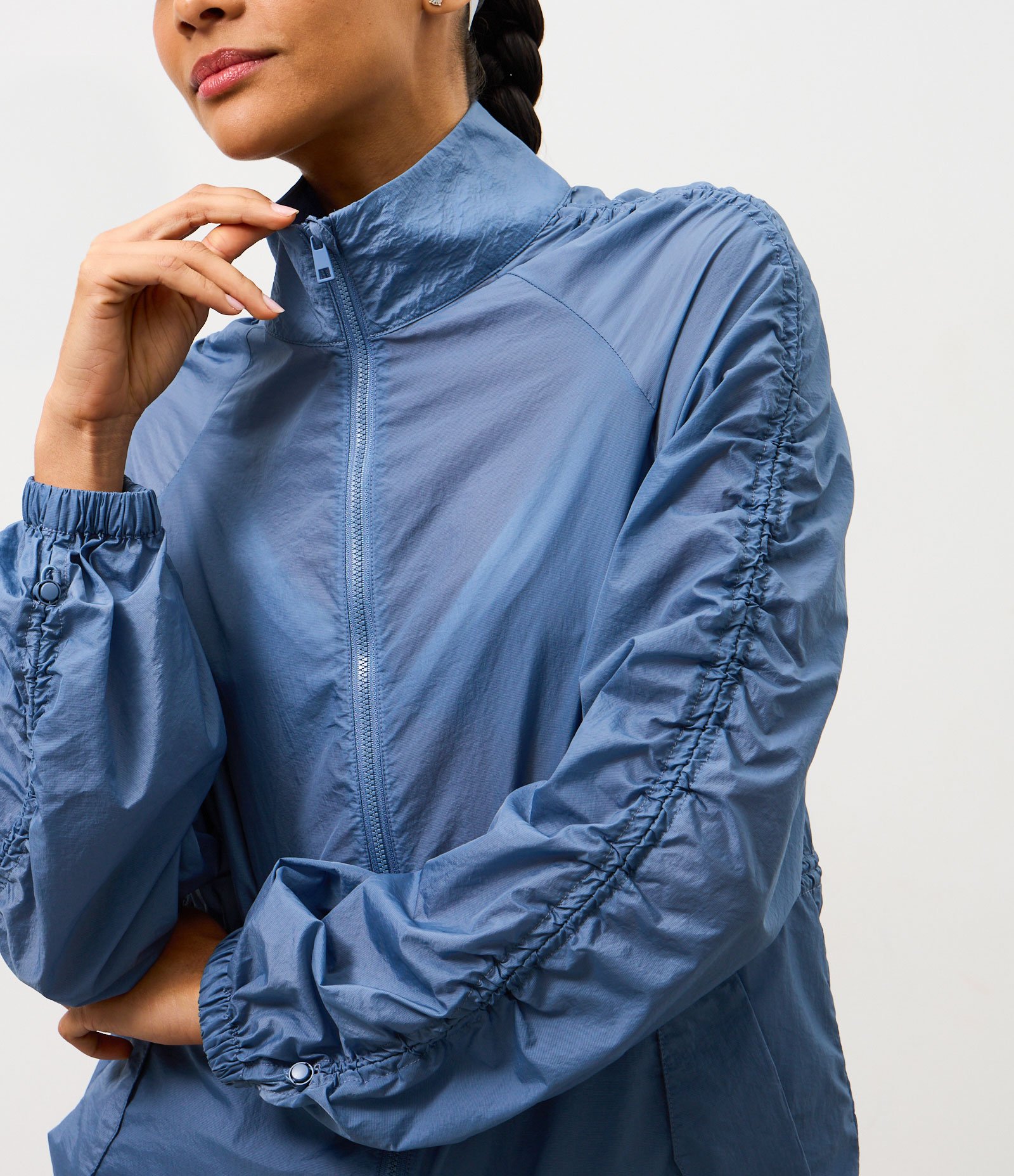 Jaqueta Parka Esportiva com Franzido Lateral Azul 4