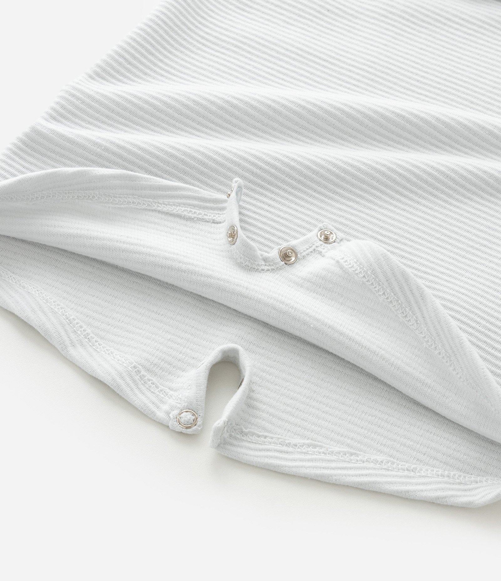 Jardineira Infantil com Babado e Laços – Tam 0 a 18 Meses Cinza Claro 4