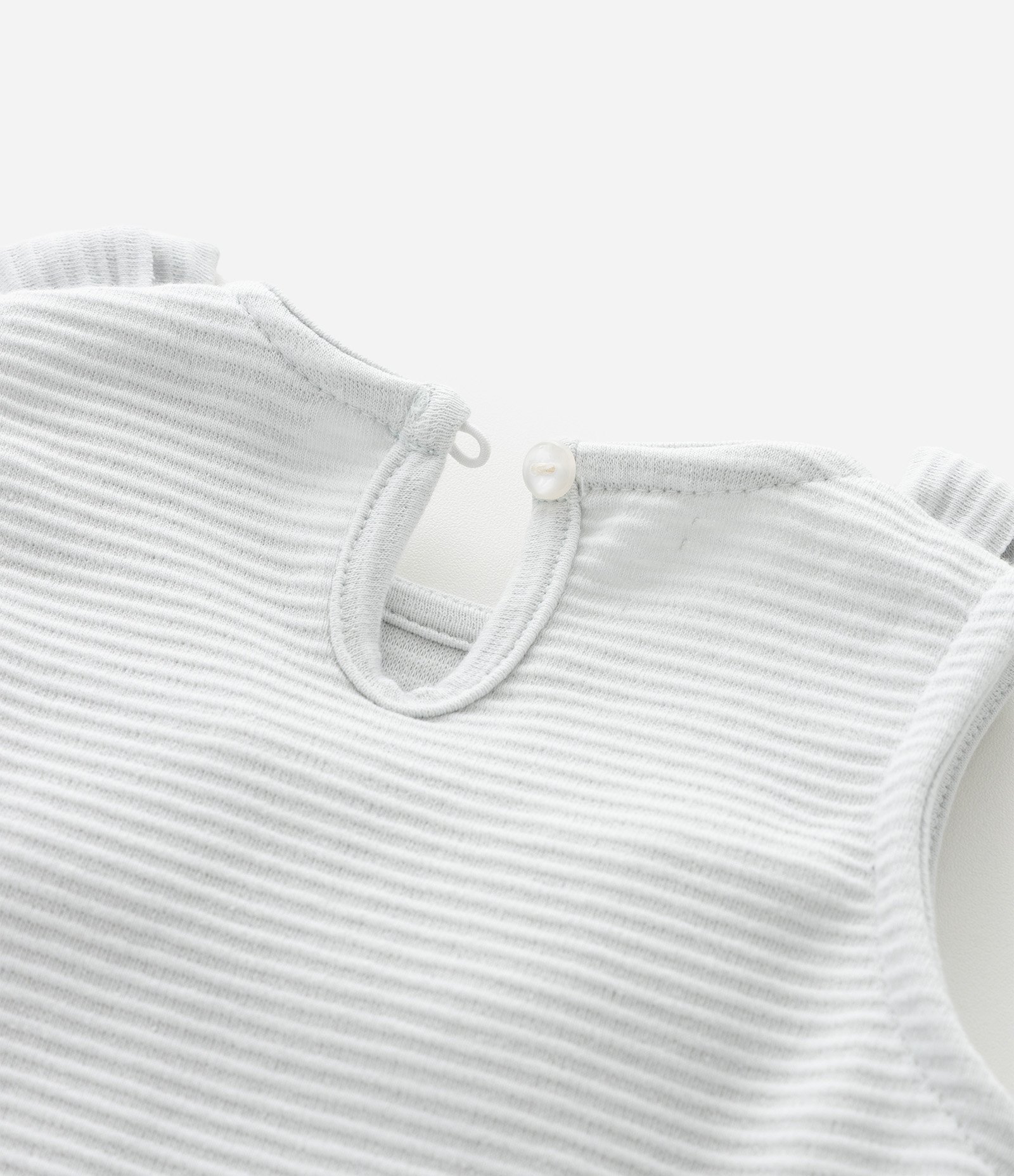 Jardineira Infantil com Babado e Laços – Tam 0 a 18 Meses Cinza Claro 5