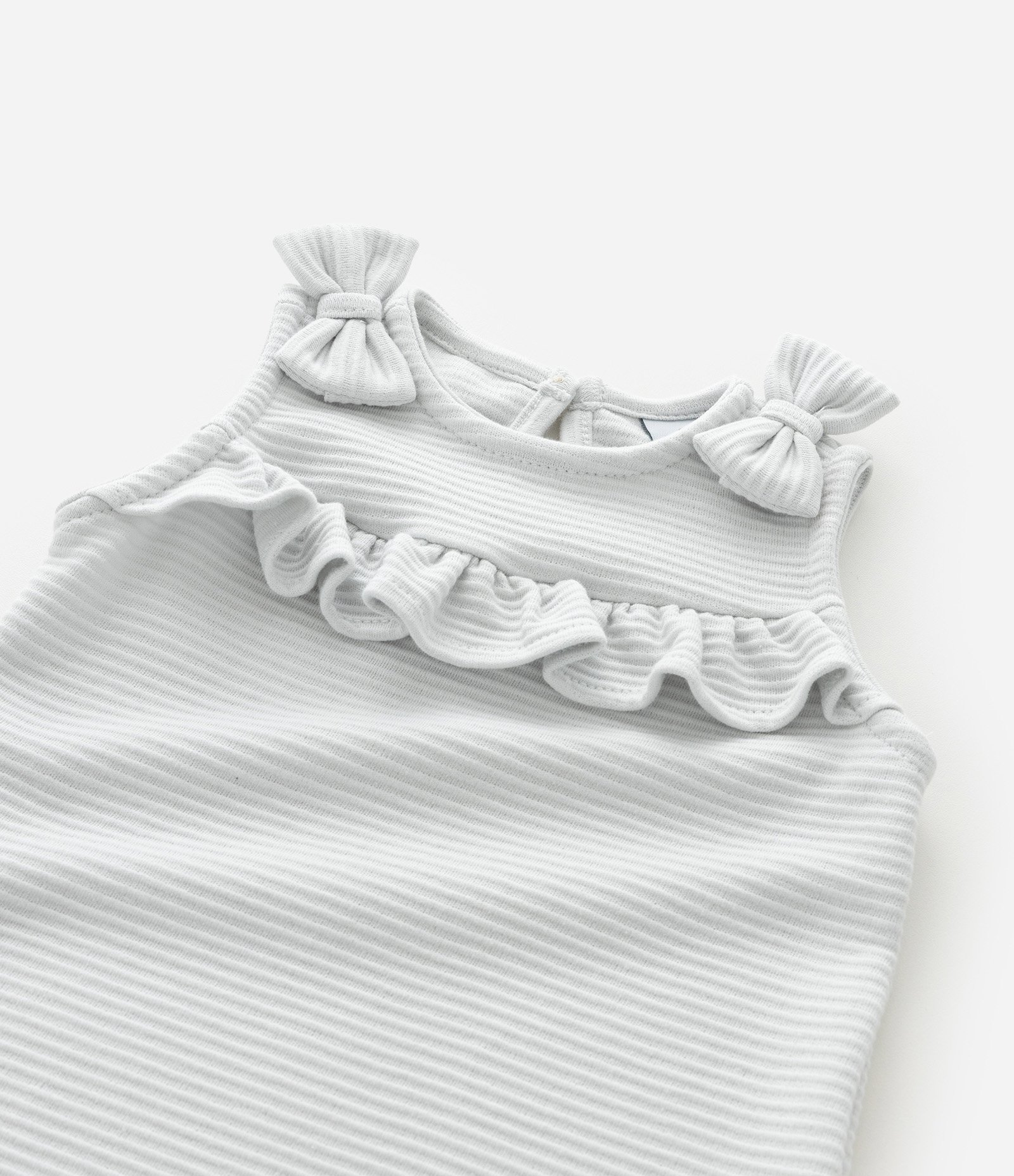 Jardineira Infantil com Babado e Laços – Tam 0 a 18 Meses Cinza Claro 7