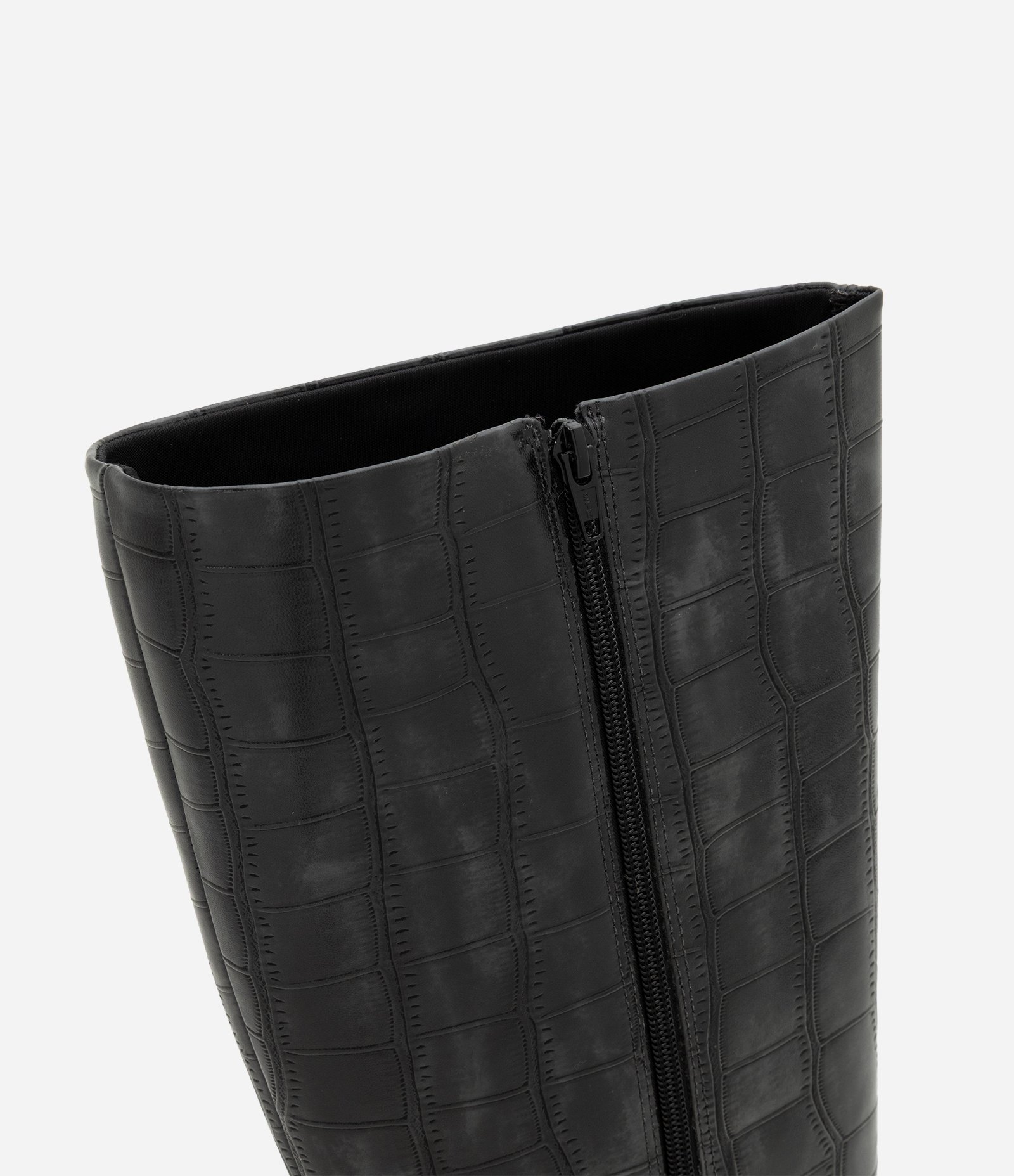 Bota Cano Longo em PU com Textura Croco Preto 5