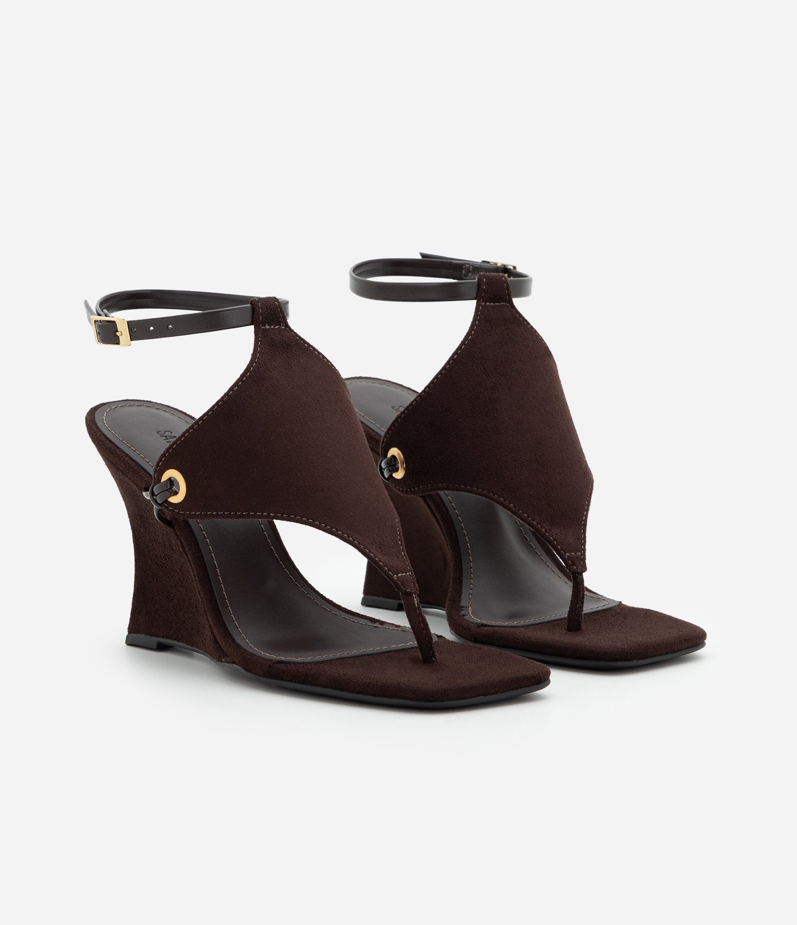 Sandália Anabela em Suede com Detalhes em PU Marrom 3