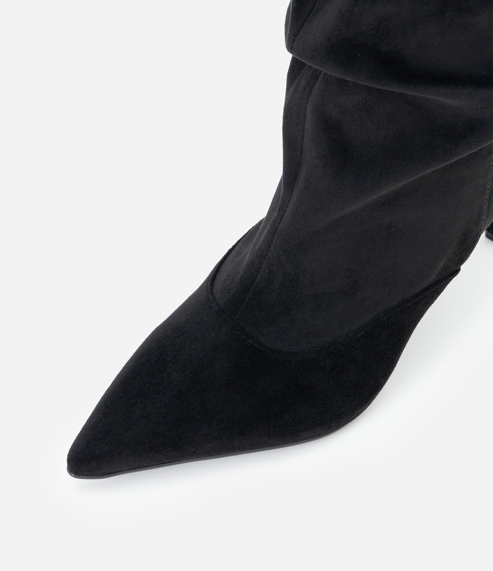 Bota Over The Knee em Suede com Caimento Franzido Preto 4