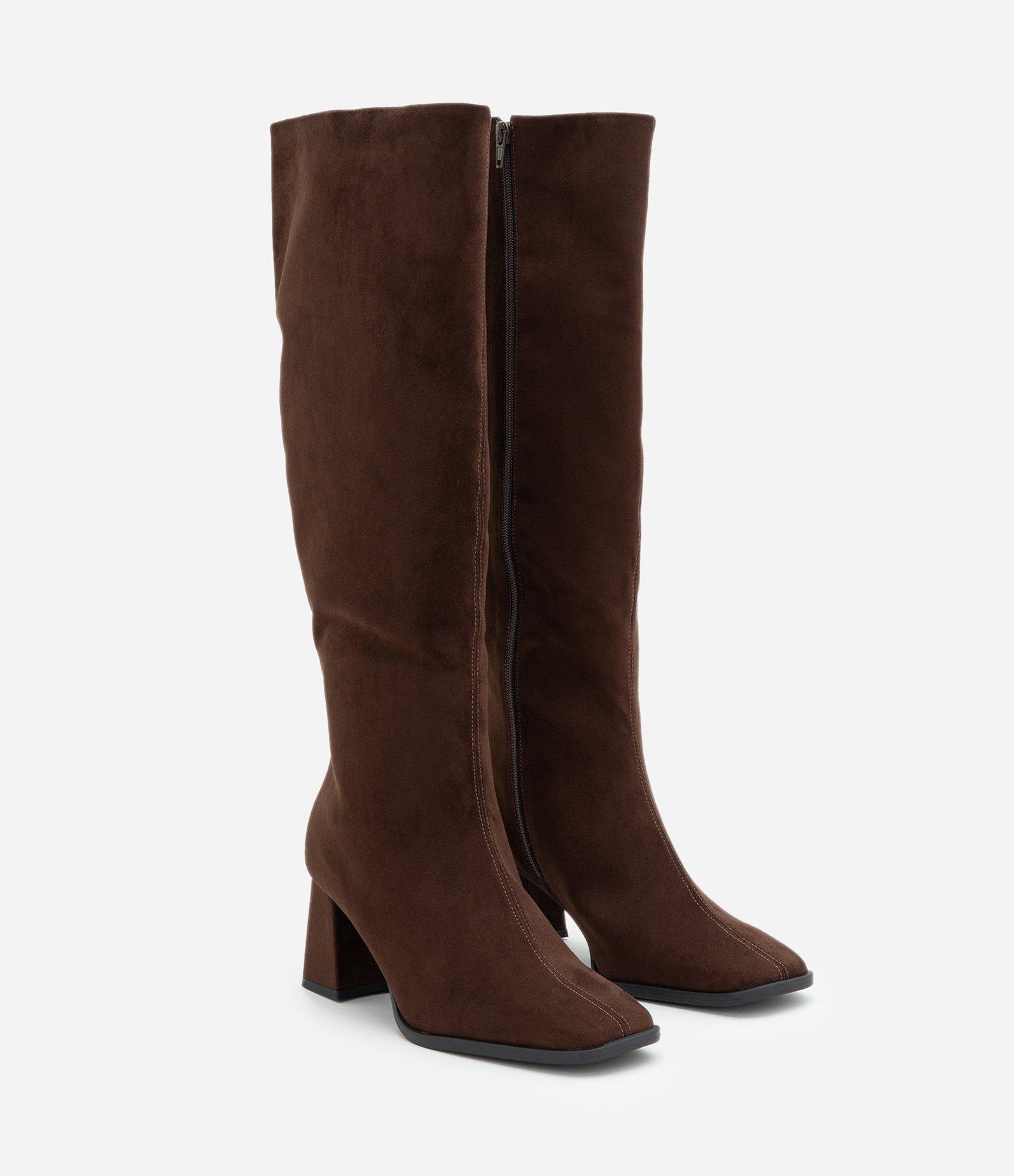 Bota Cano Longo em Suede com Bico Quadrado Marrom 2