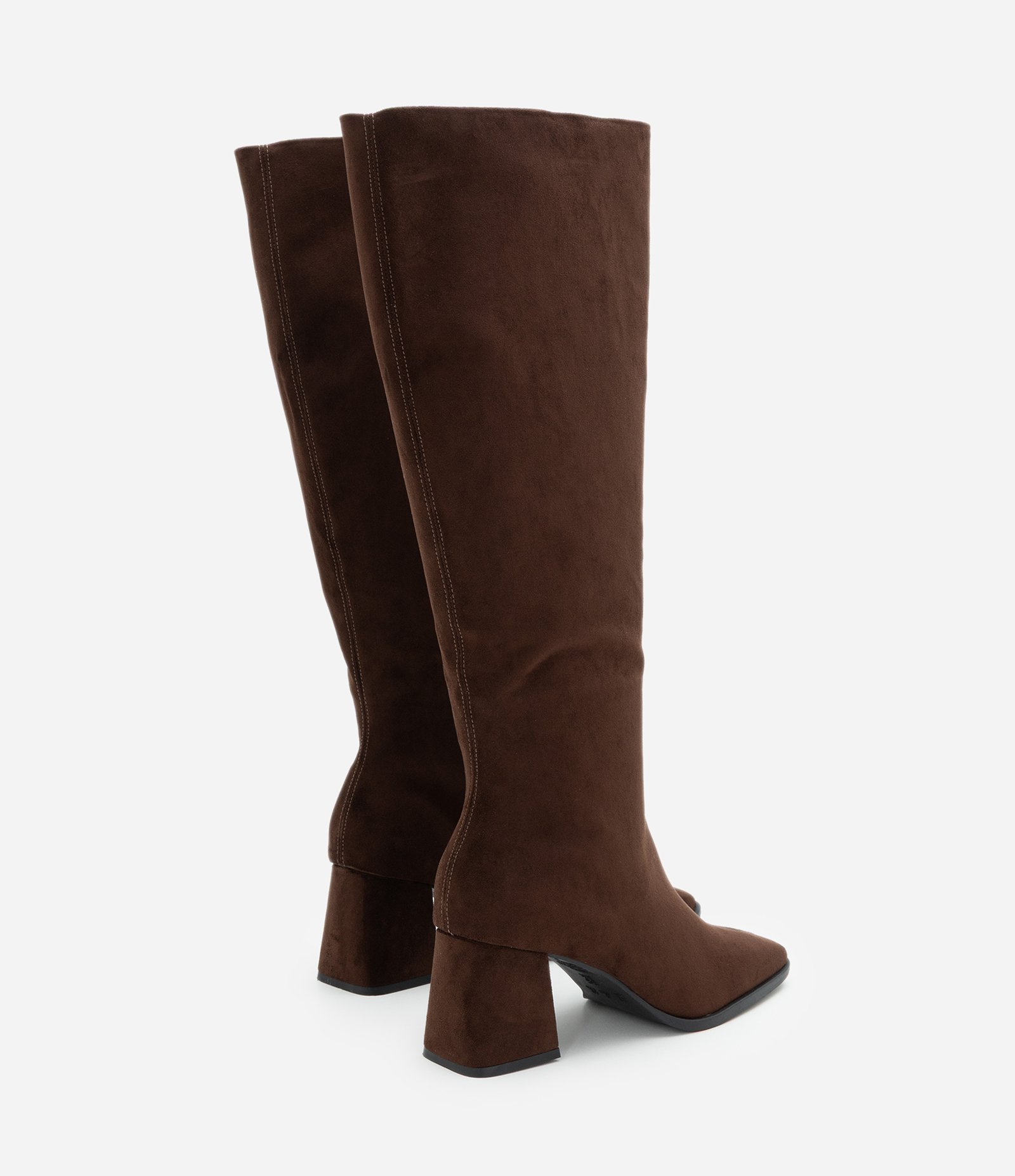 Bota Cano Longo em Suede com Bico Quadrado Marrom 5