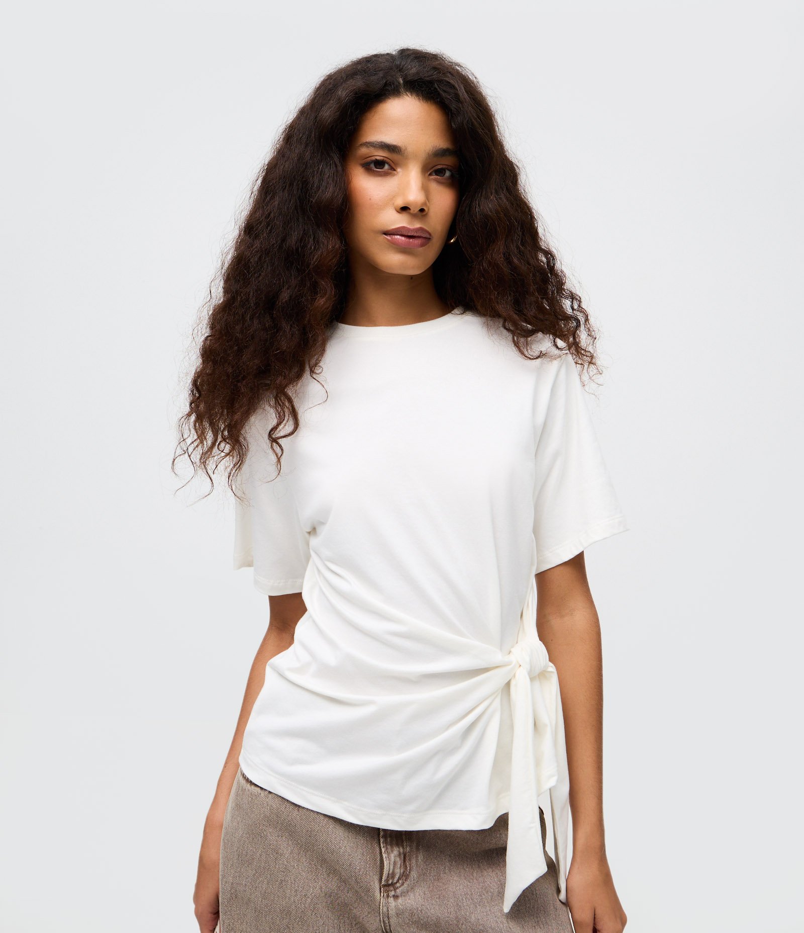 Camiseta em Algodão com Detalhe de Amarração Frontal Branco 3