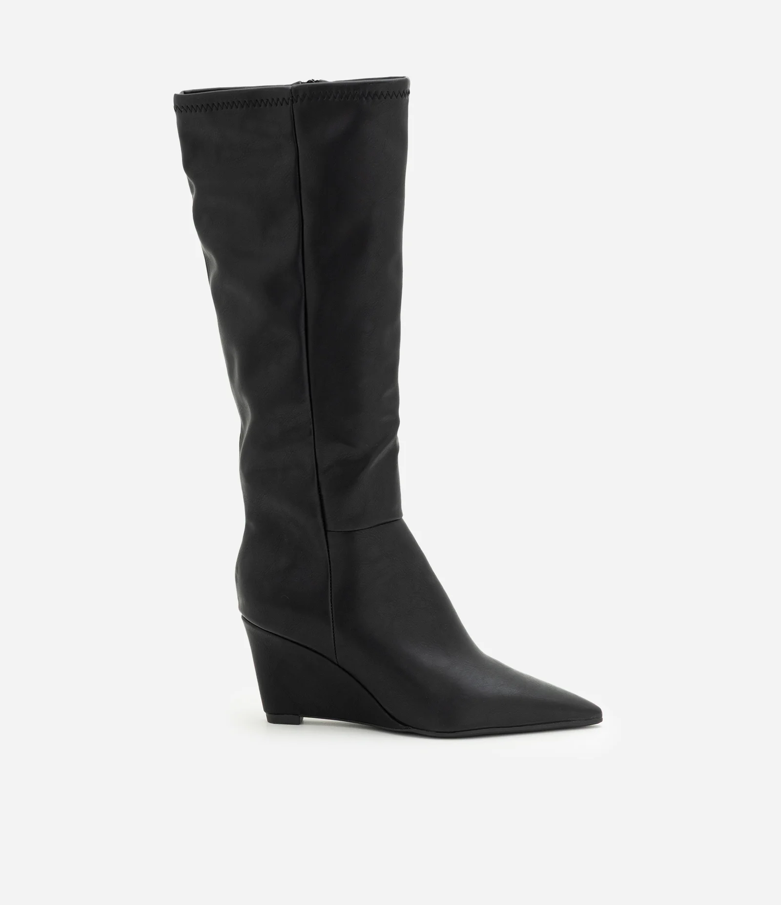 Bota Cano Longo em PU com Salto Anabela e Bico Fino Preto 1